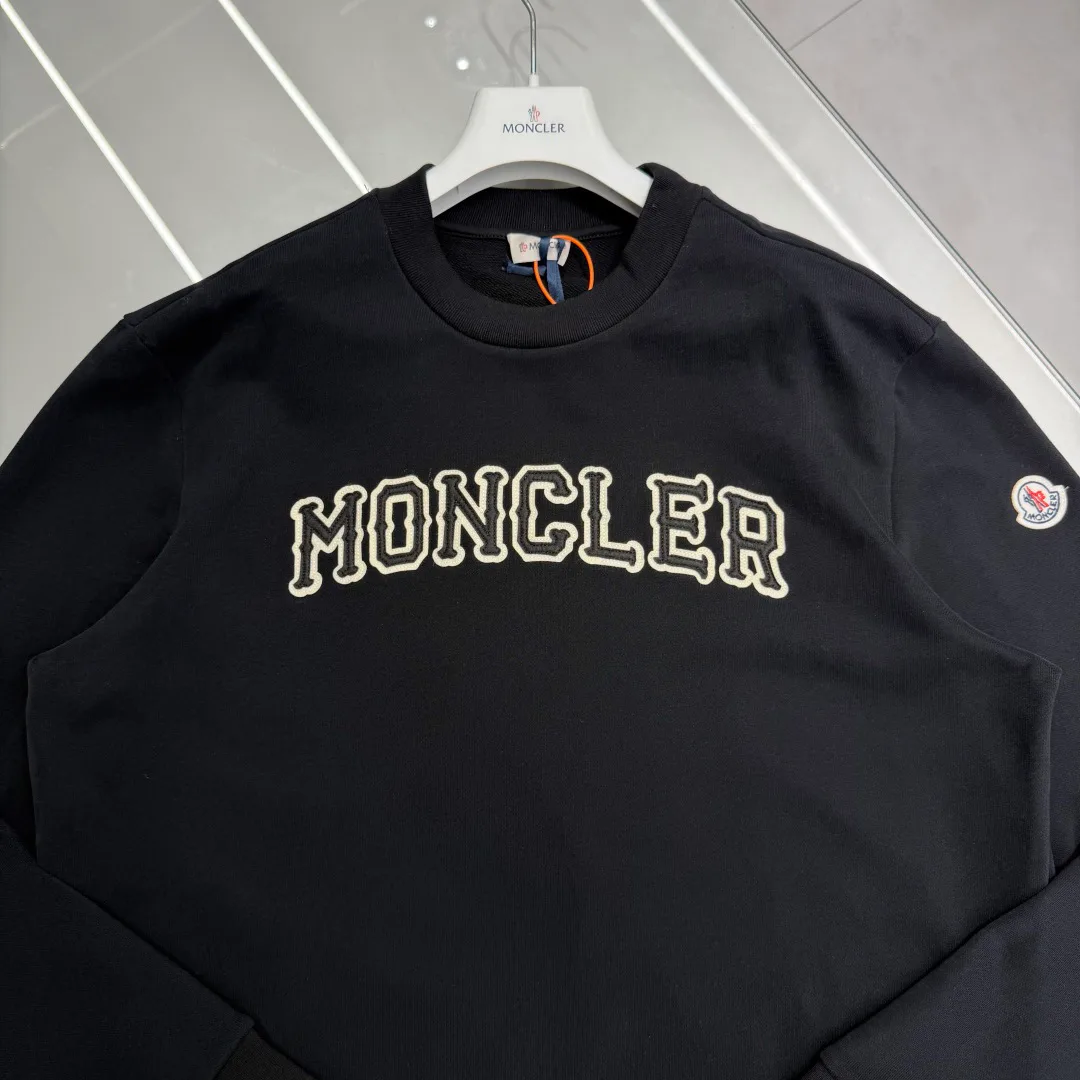 Men's Sweatshirts And Hoodies MONCLER 18227918