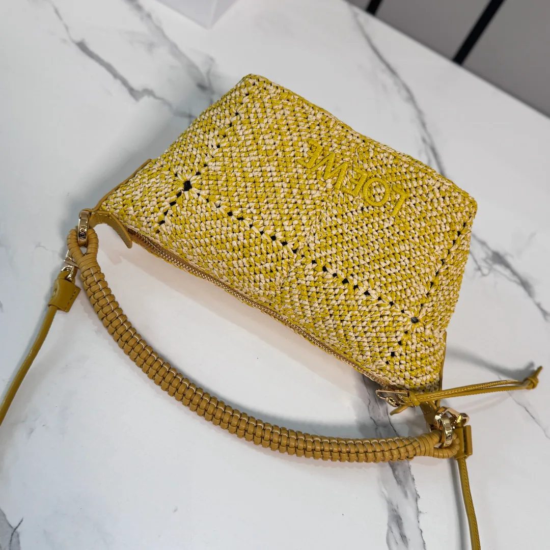 Women's Classic Handbags LOEWE 17818145