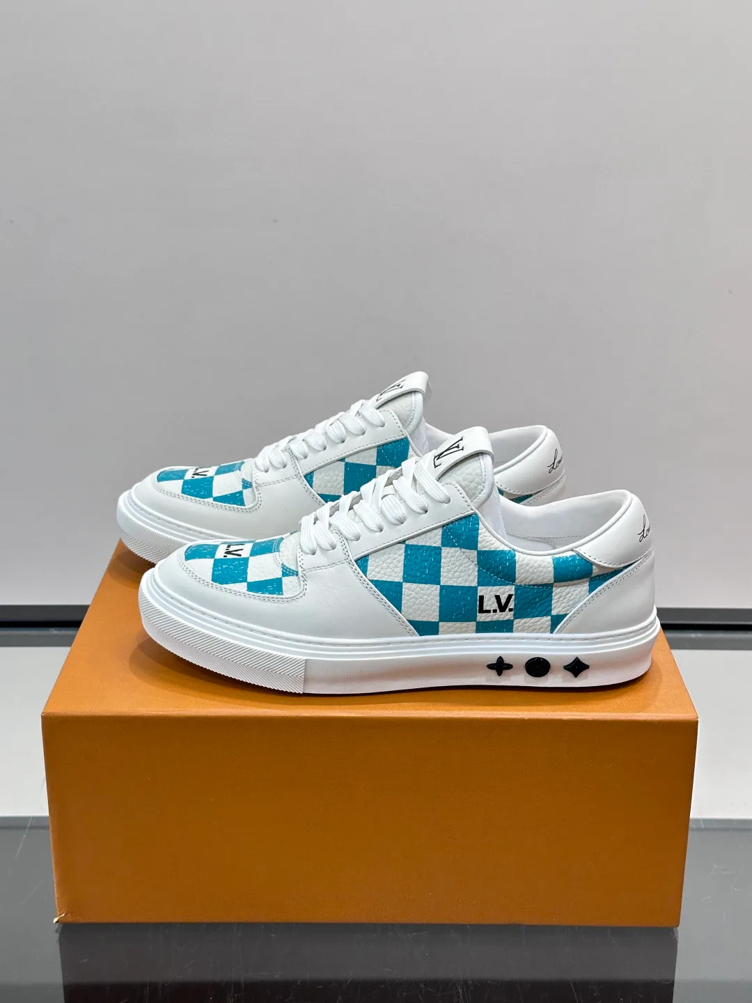 Men's Sneakers LOUIS VUITTON 17817672