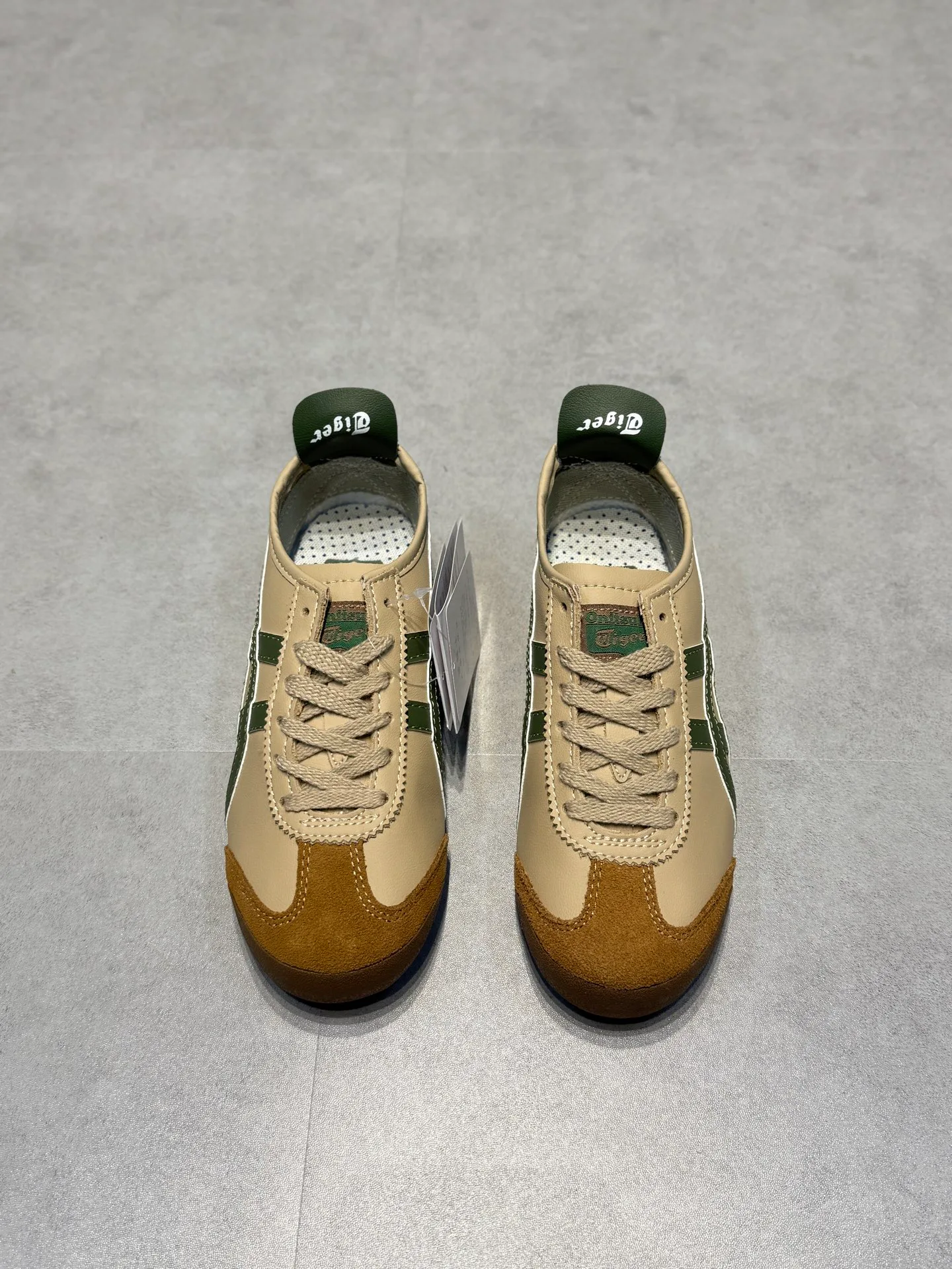 Women's Sneakers ASICS 18192628