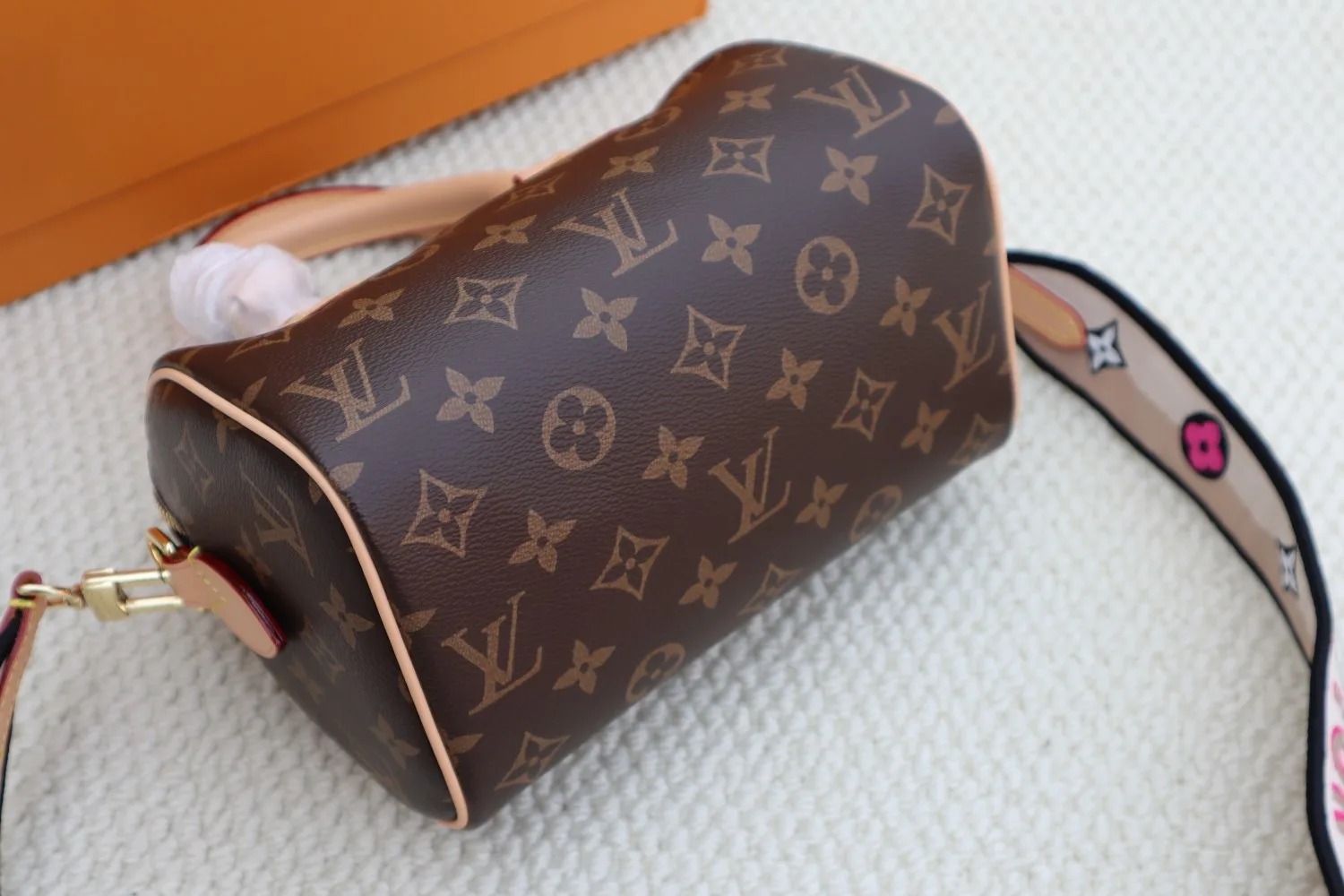 Women's Classic Handbags LOUIS VUITTON 18088970