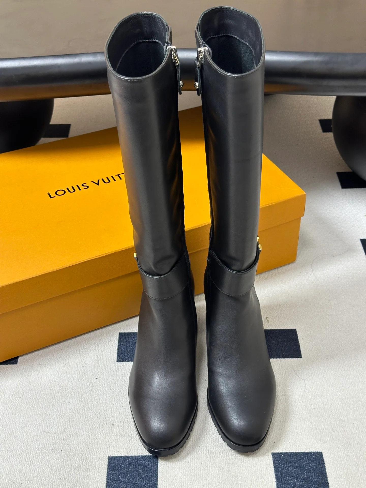 Women's Boots LOUIS VUITTON 18388111