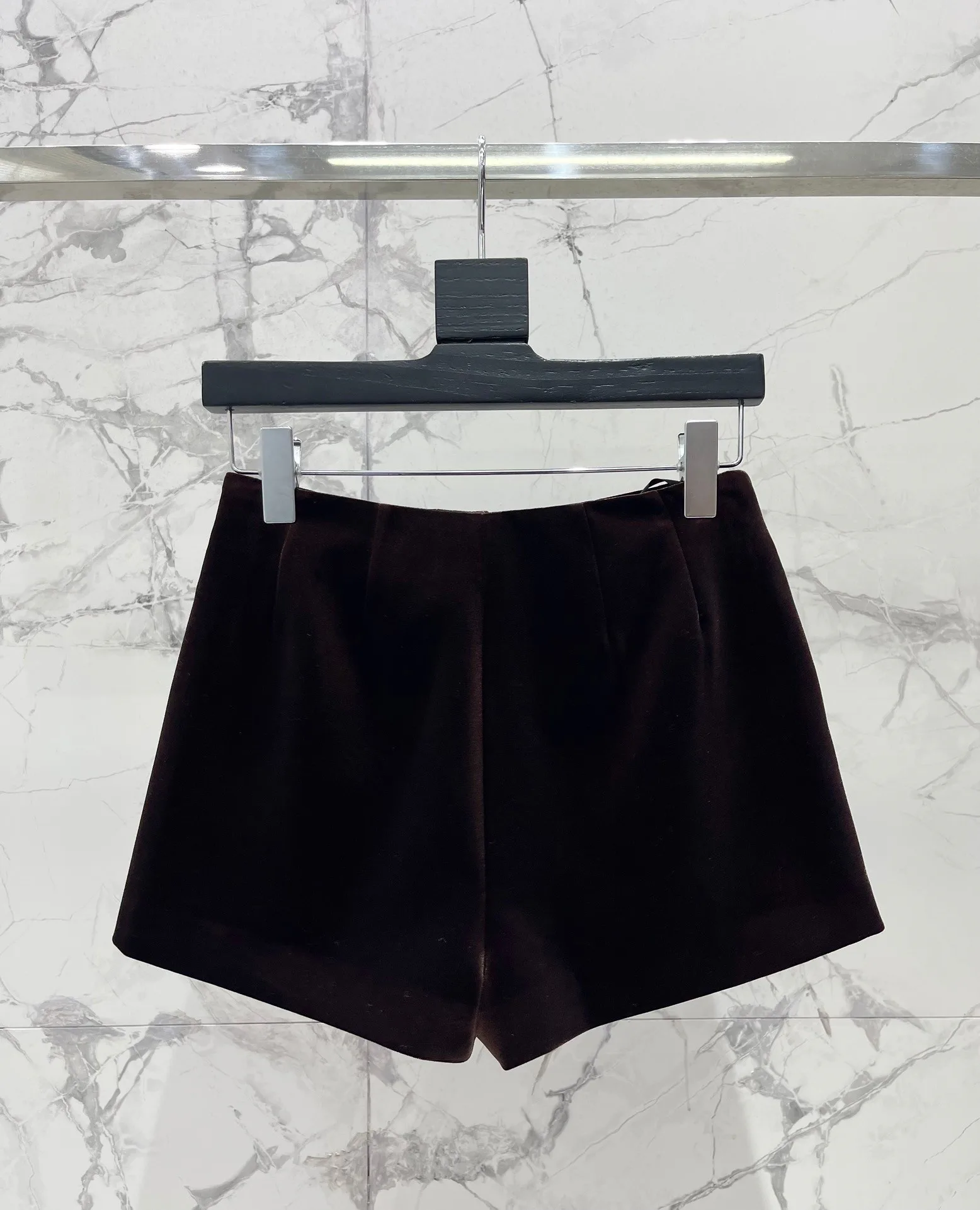 Women's Shorts SAINT LAURENT 18478749