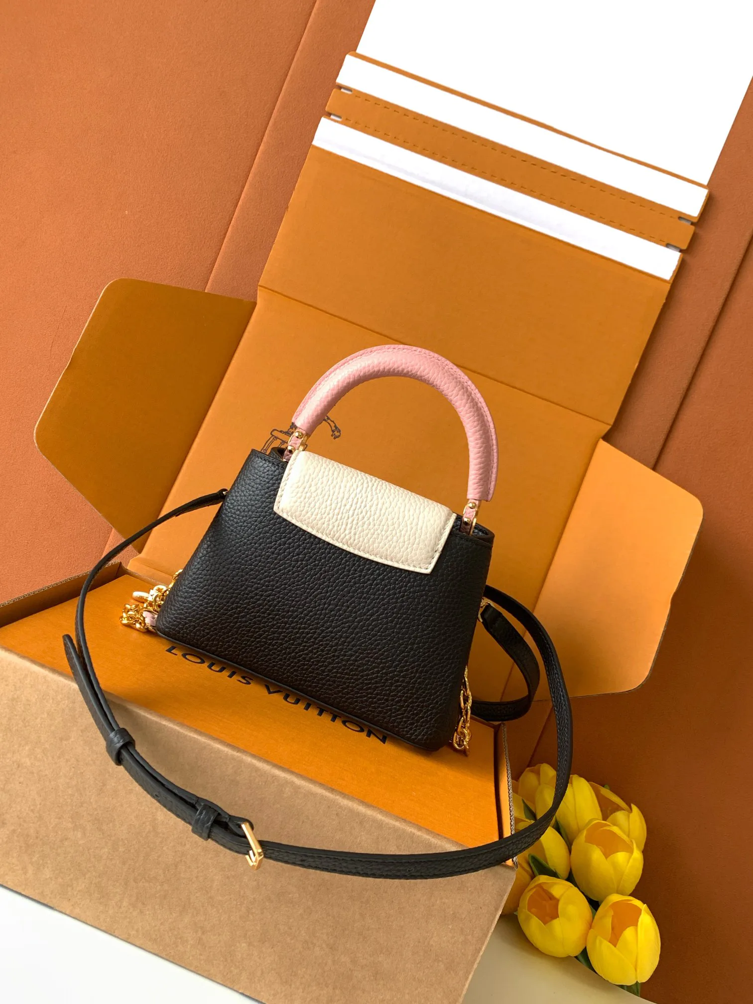 Women's Classic Handbags LOUIS VUITTON 18520892