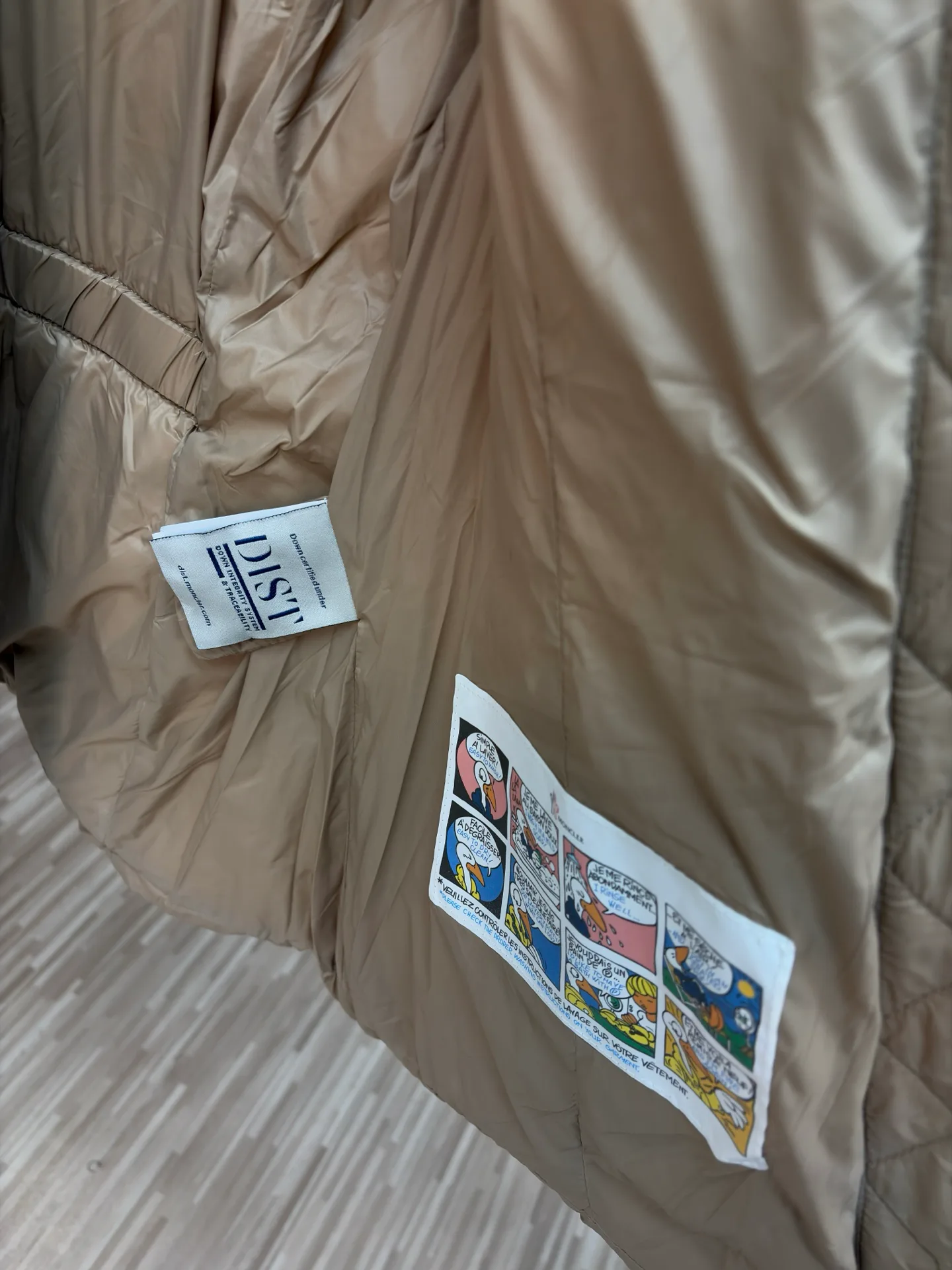 Women's Jackets And Down Jackets MONCLER 17926556