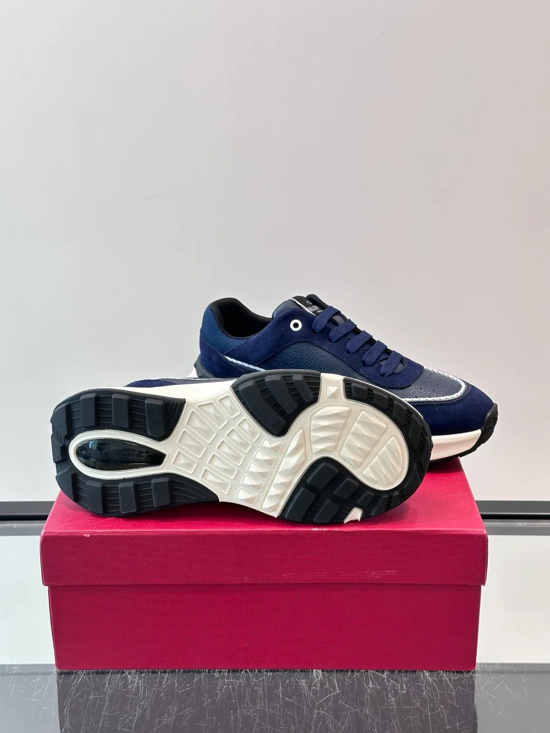 Men's Sneakers VALENTINO 18500688