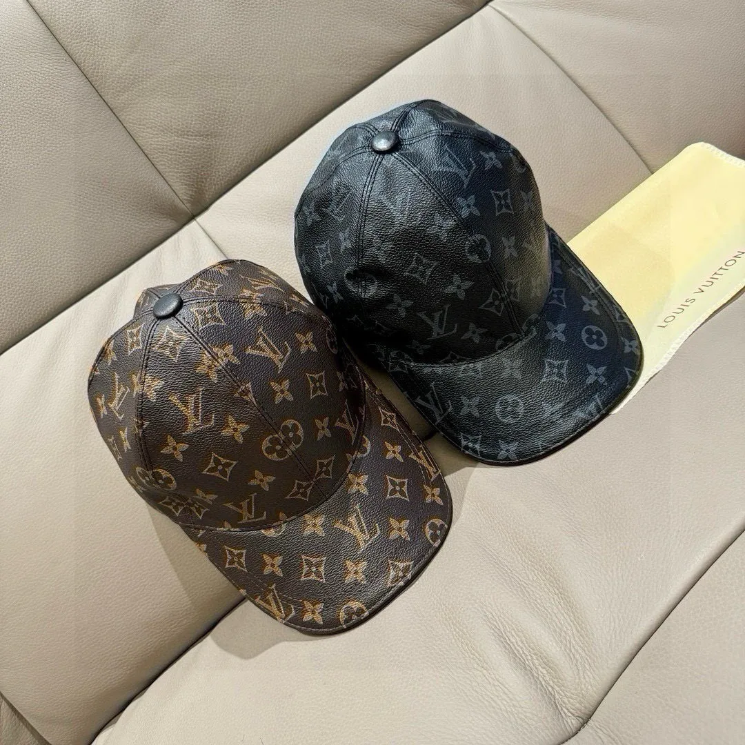 Hats LOUIS VUITTON 18105223
