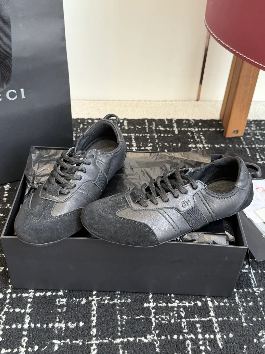 Women's Sneakers GUCCI 18121096
