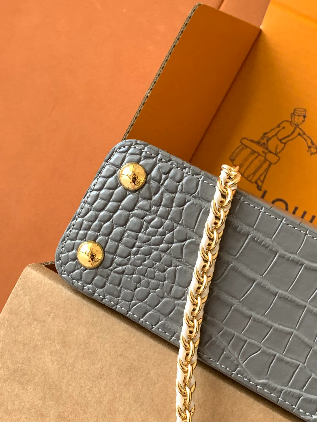 Women's Classic Handbags LOUIS VUITTON 18520939
