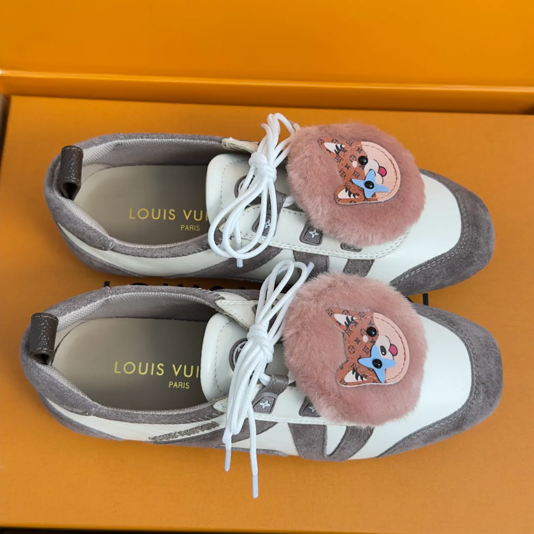 Women's Sneakers LOUIS VUITTON 18083489