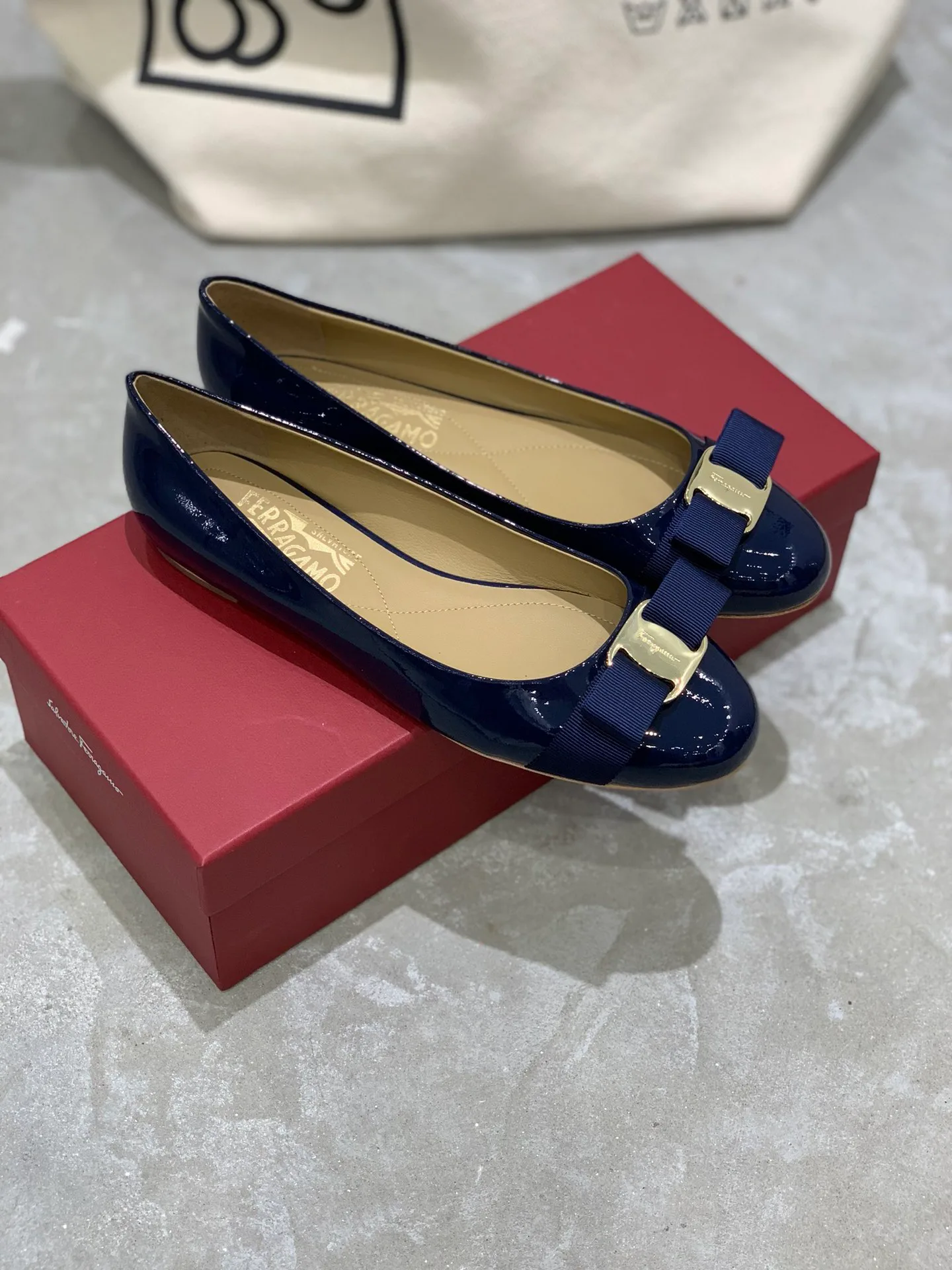 Women's Ballet Flats SALVATORE FERRAGAMO 18340634