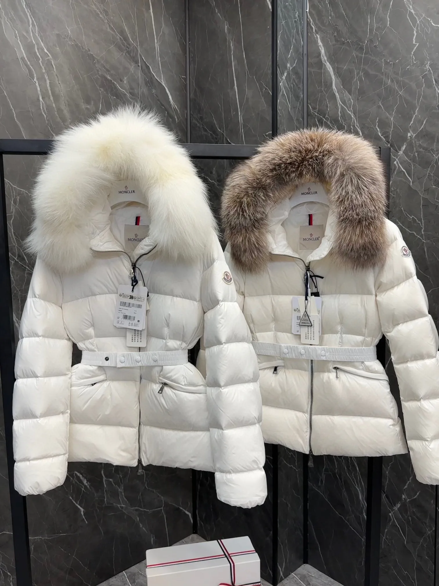 Women's Jackets And Down Jackets MONCLER 18130061