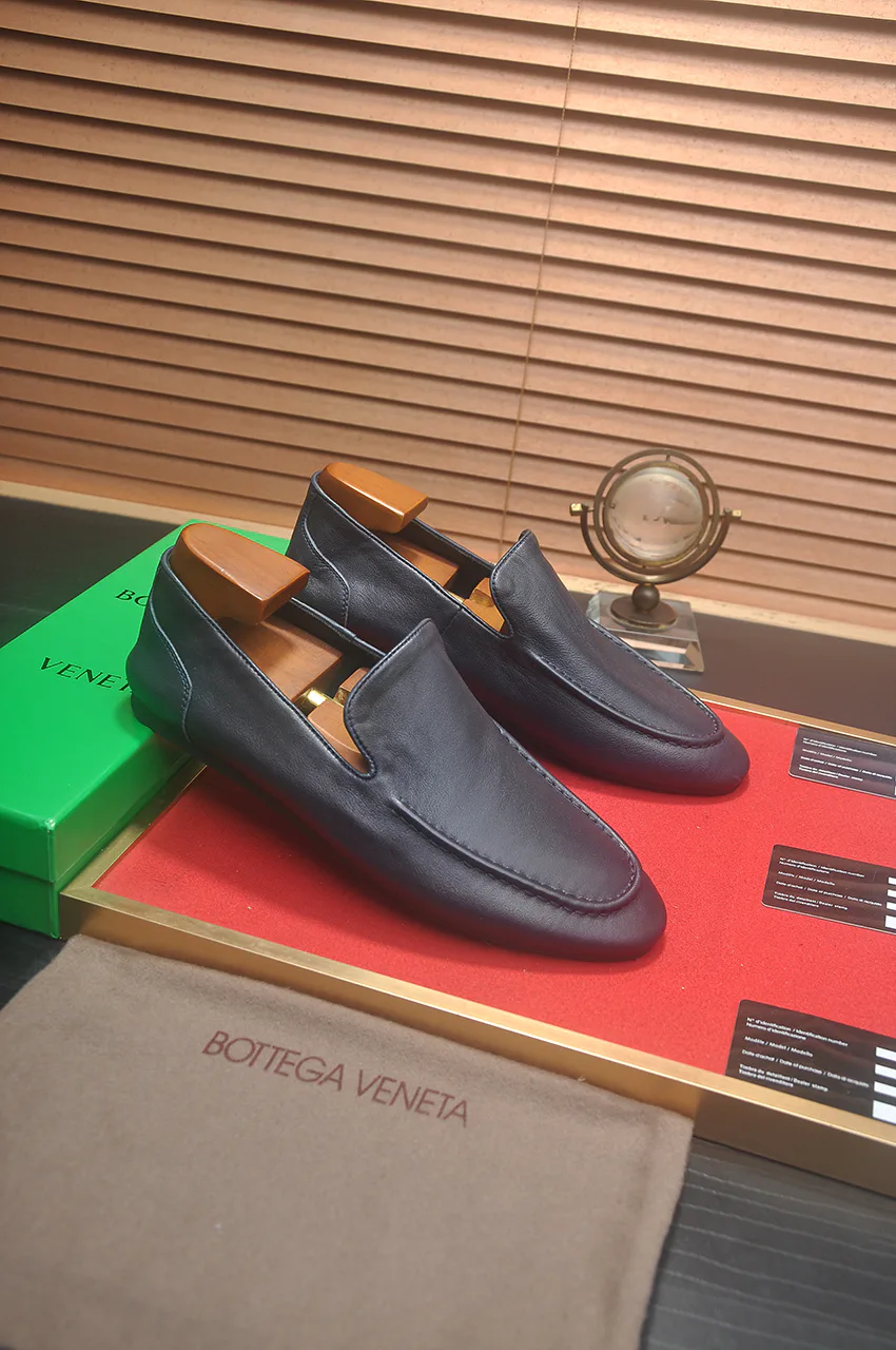 Men's Loafers And Dress Shoes BOTTEGA VENETA 17182681