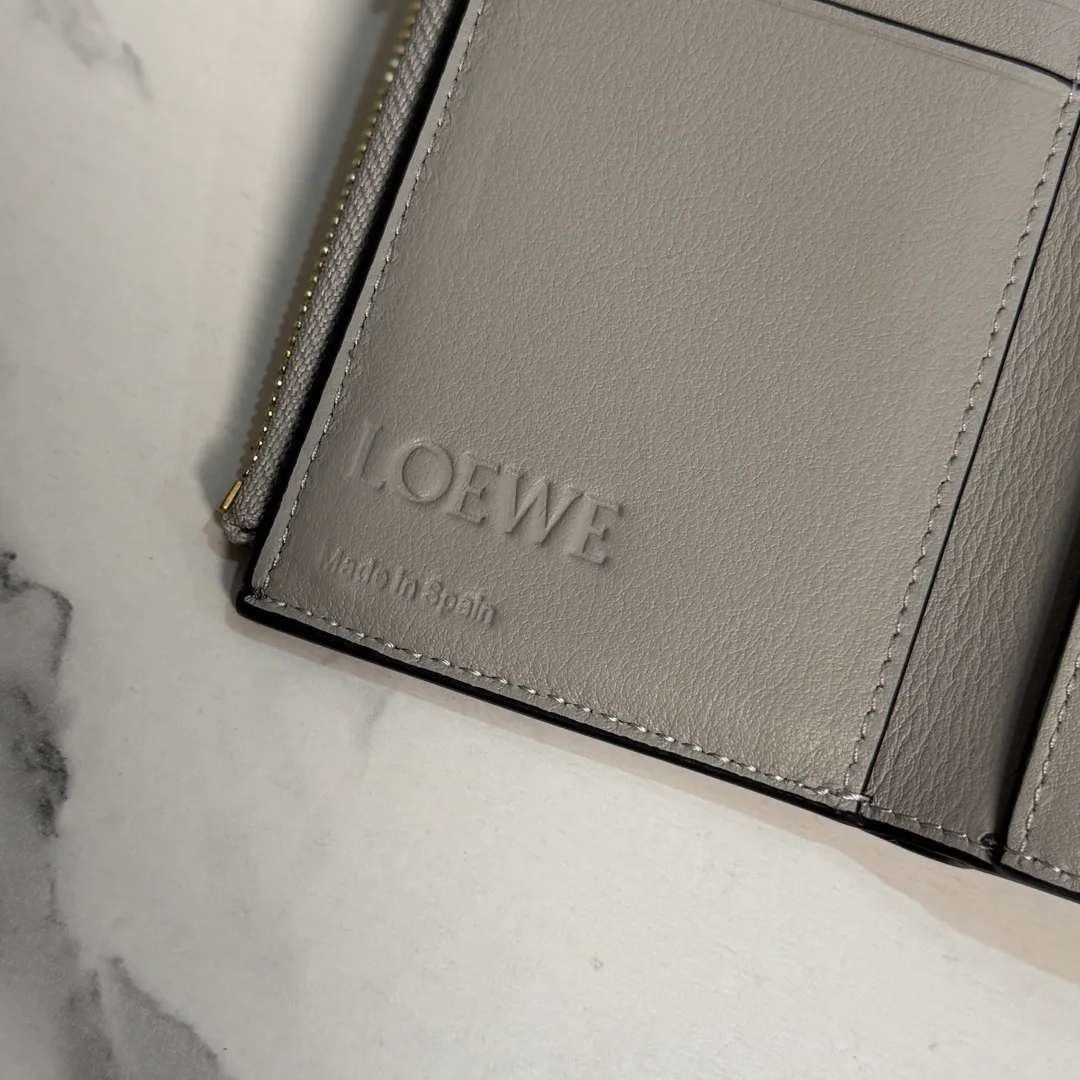 Women's Clutches LOEWE 17678706