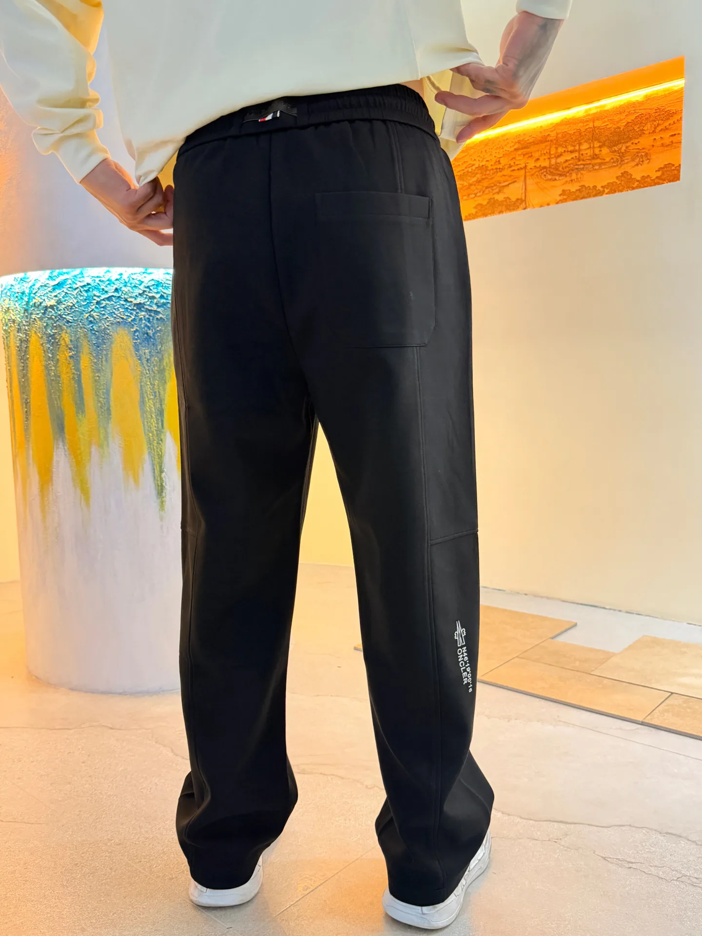 Men's Trousers MONCLER 18197202