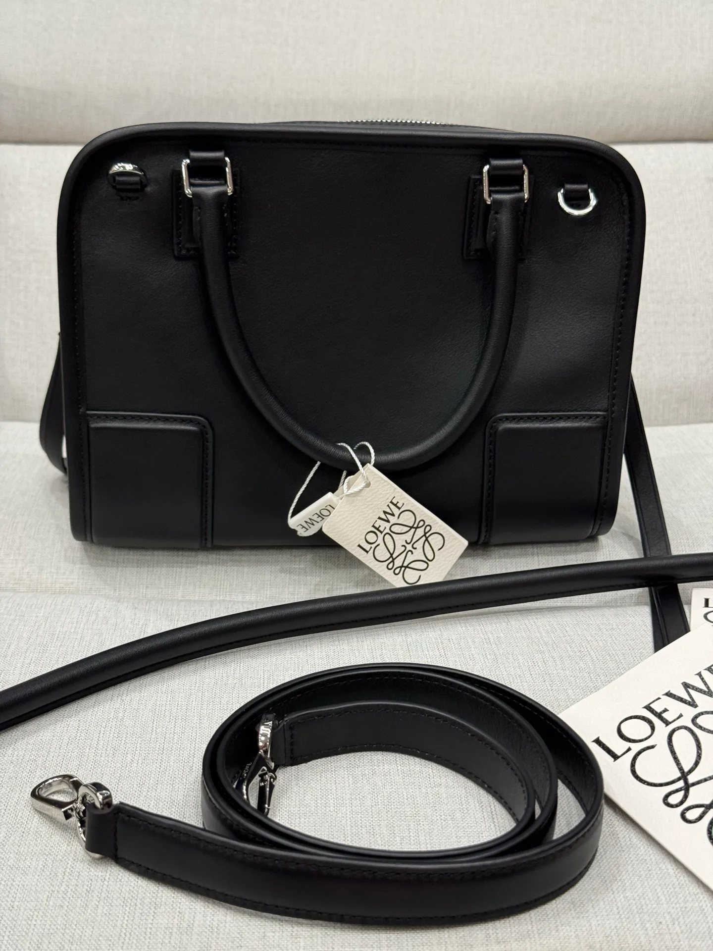 Women's Classic Handbags LOEWE 17927643