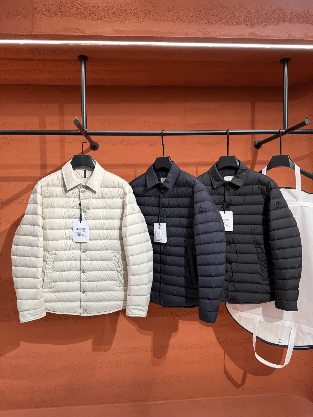 Women's Jackets And Down Jackets MONCLER 18436263