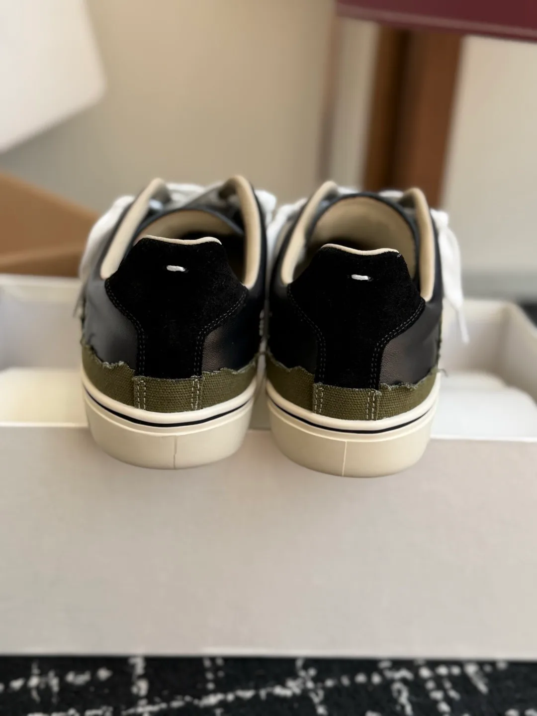 Women's Sneakers MAISON MARGIELA 17802577