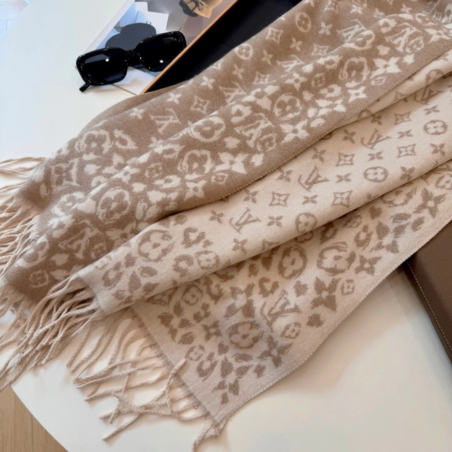 Scarves LOUIS VUITTON 18105498