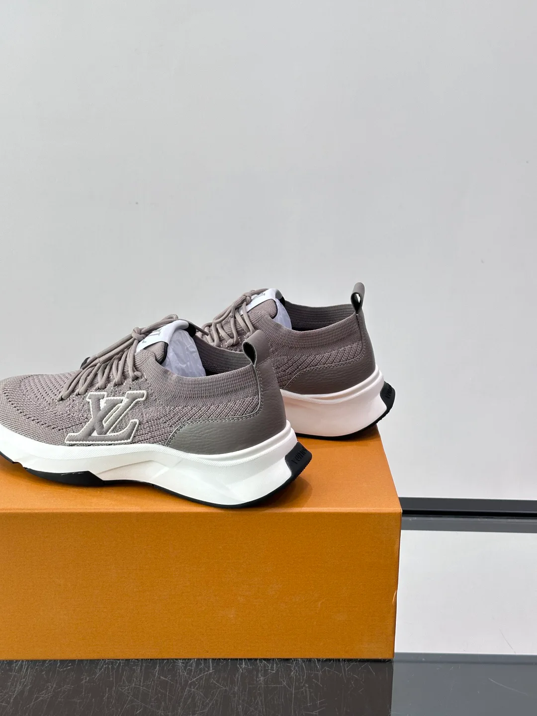 Men's Sneakers LOUIS VUITTON 18102388