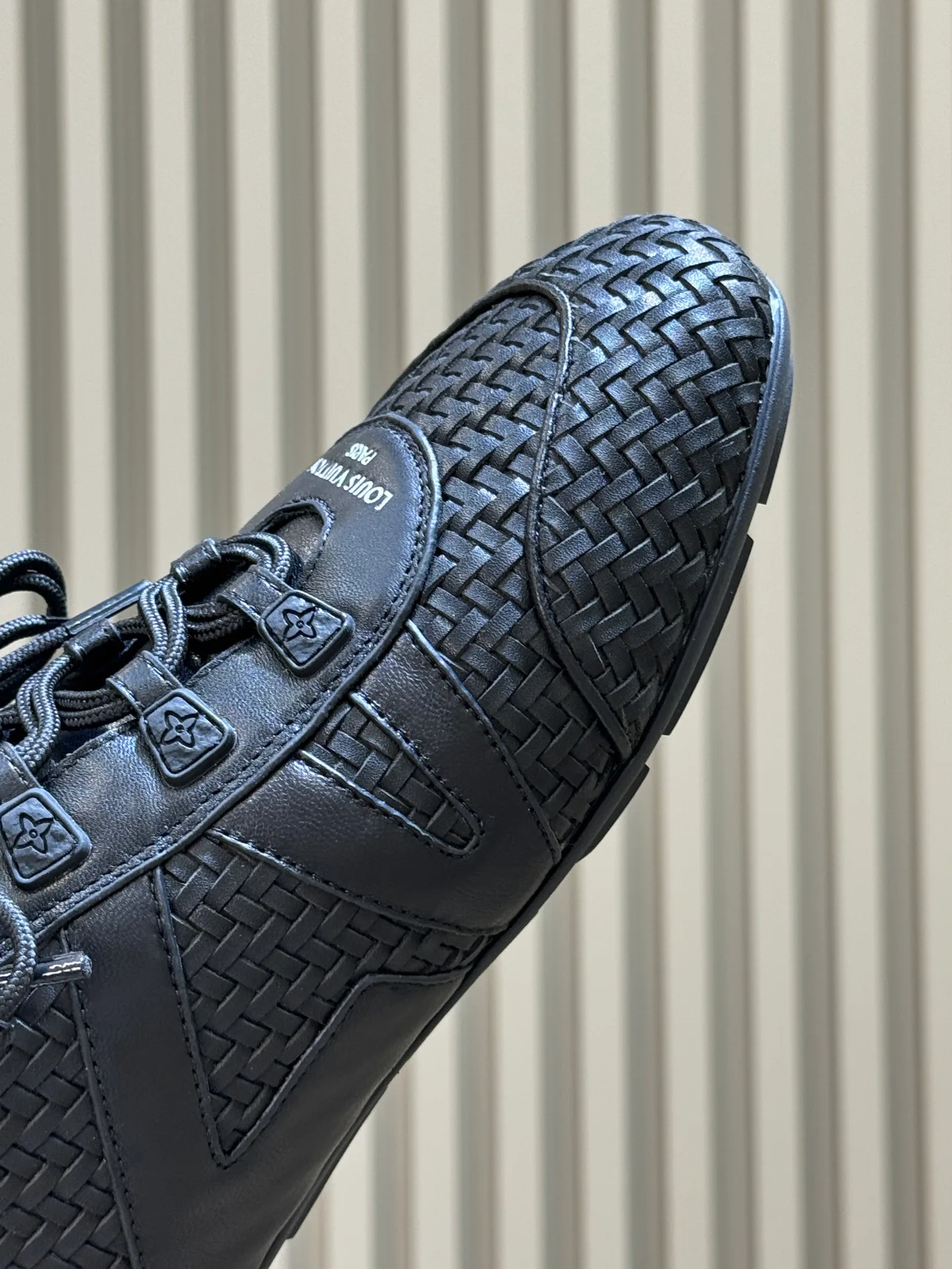 Women's Sneakers LOUIS VUITTON 18072951