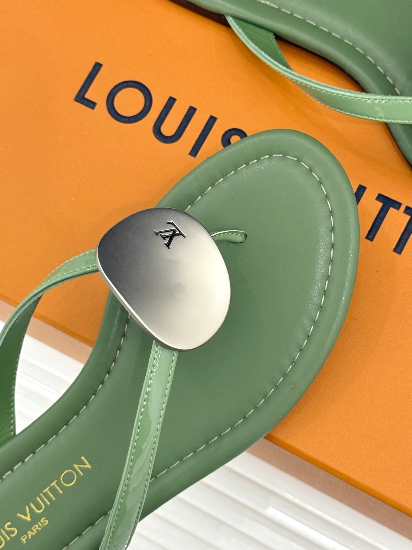 Women's Flip-Flops LOUIS VUITTON 17596994
