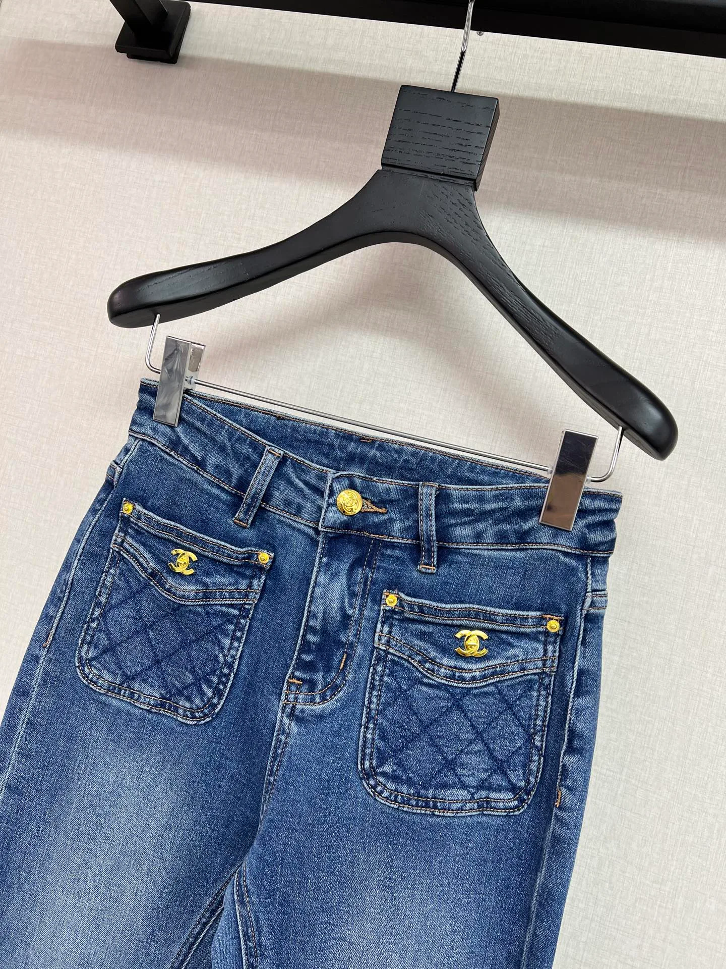 Women's Jeans CHANEL 18232439