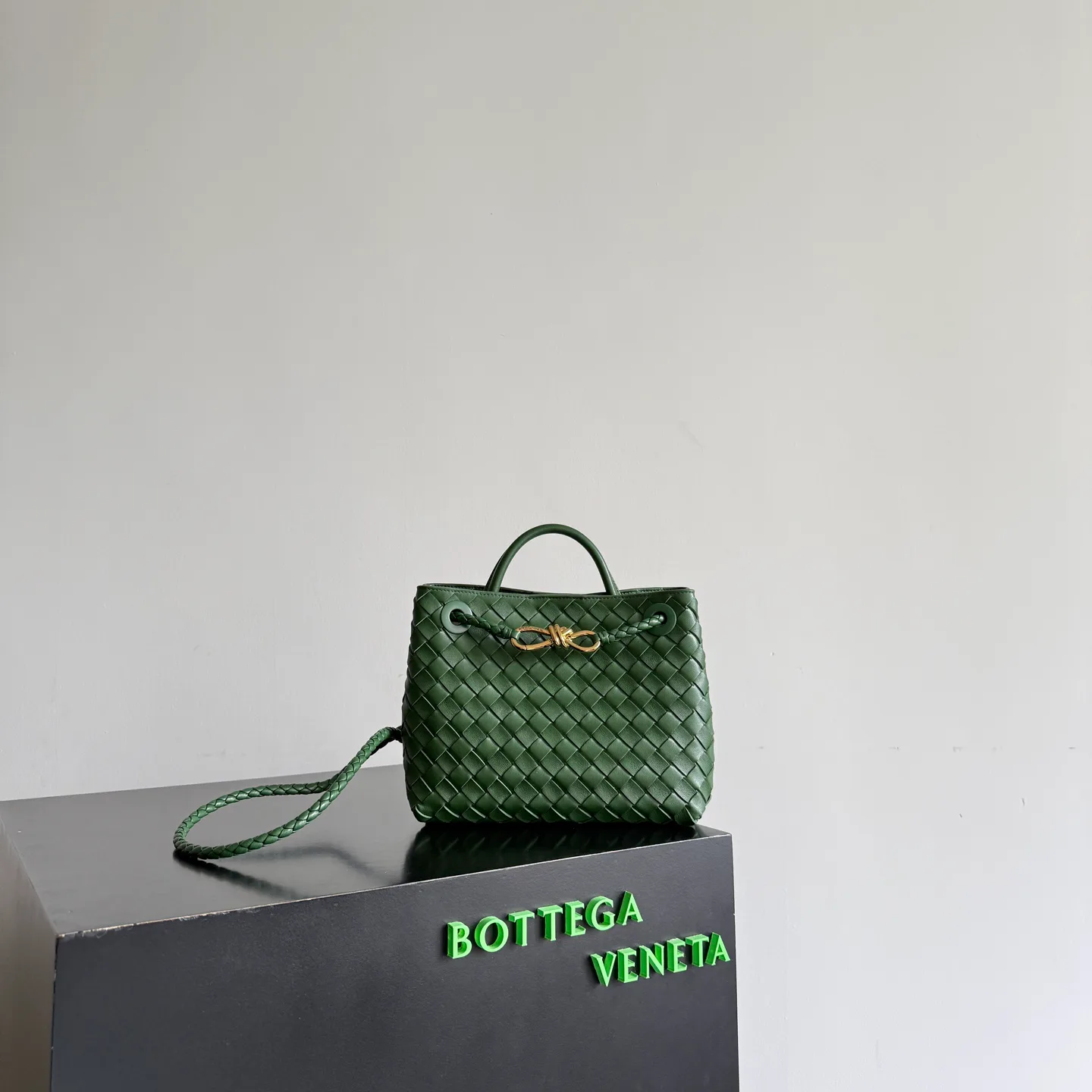 Women's Classic Handbags BOTTEGA VENETA 18367482