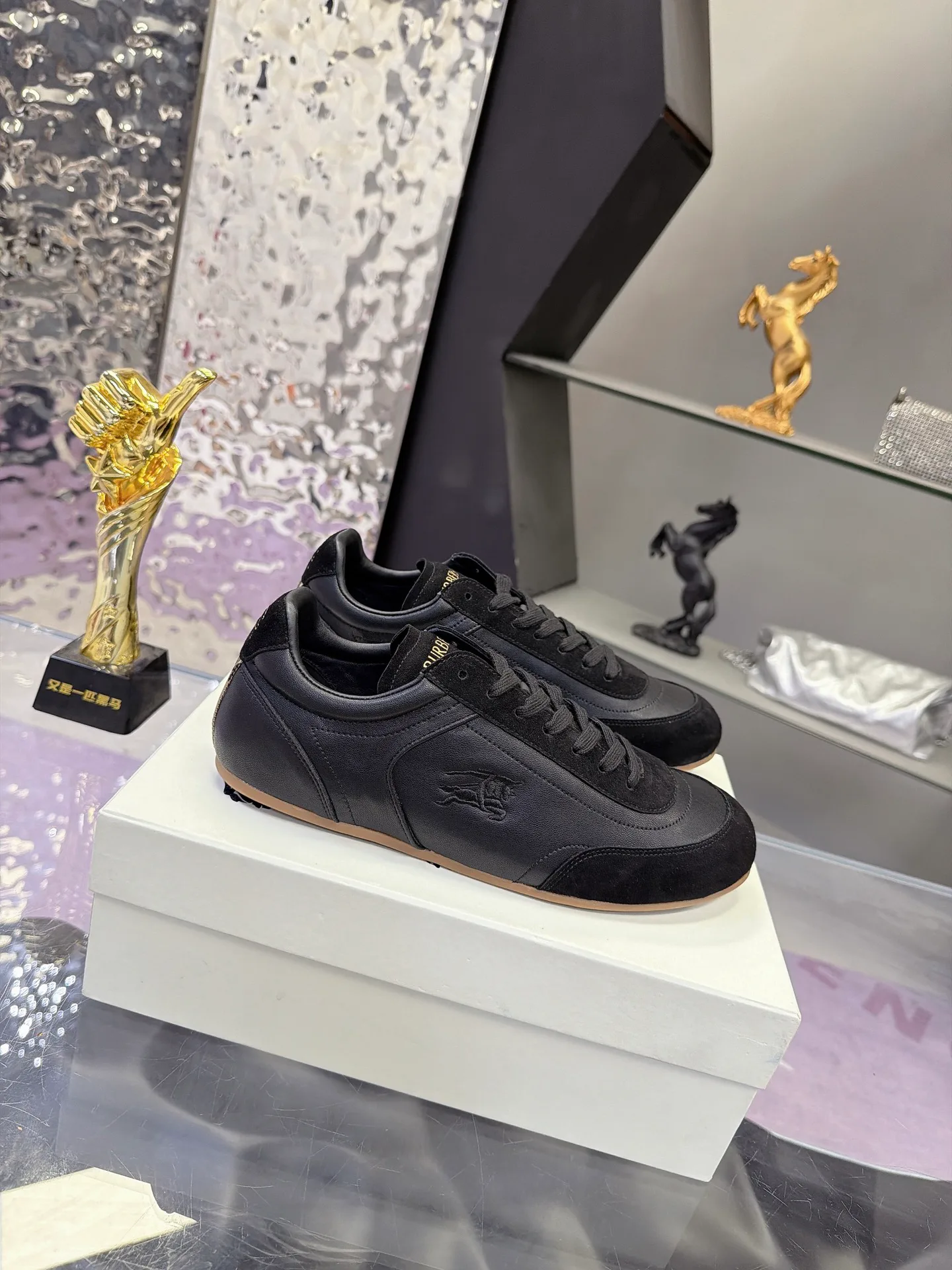 Women's Sneakers BURBERRY 18025572
