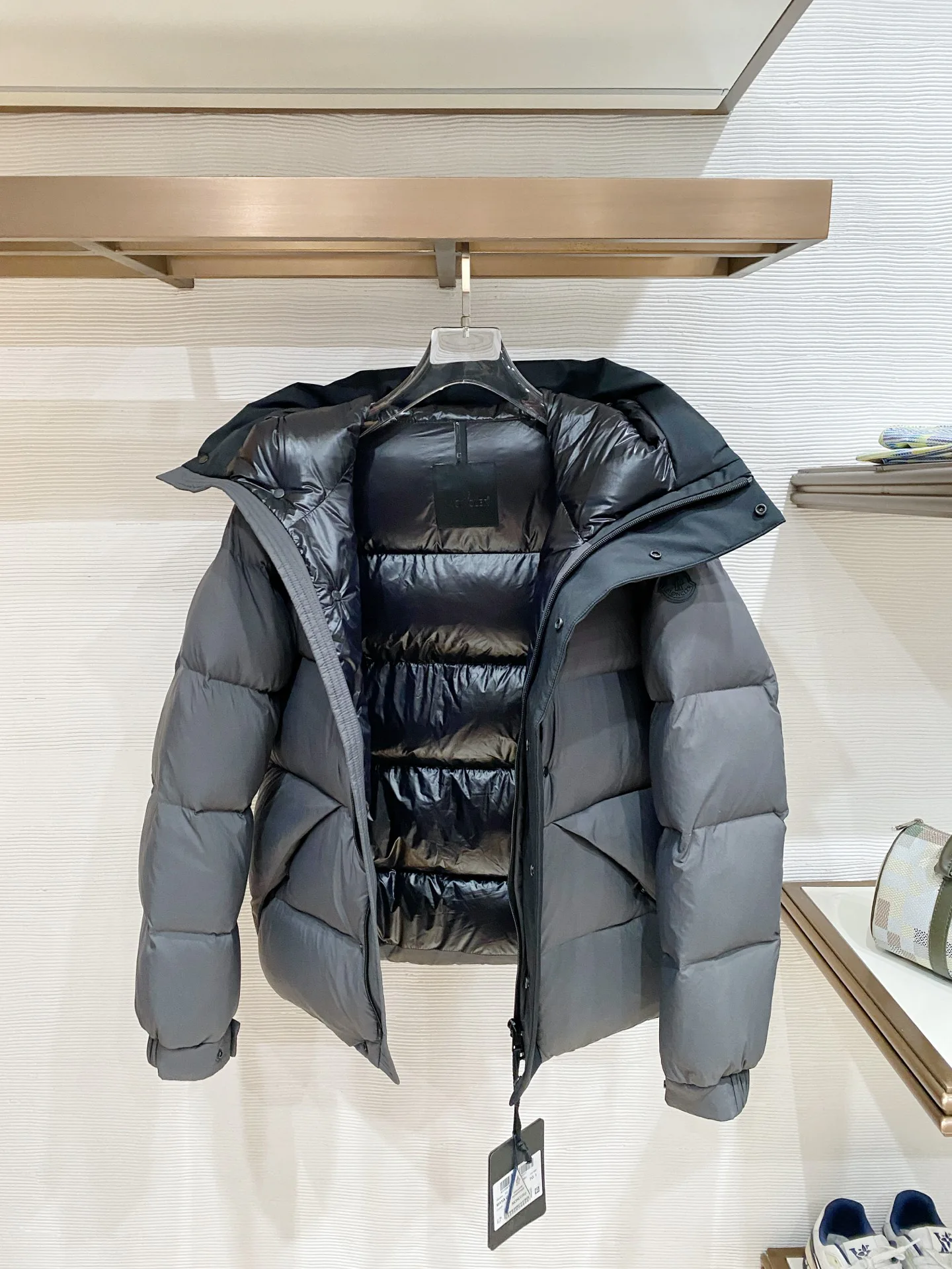 Куртки И Пуховики Мужские Moncler 18645486