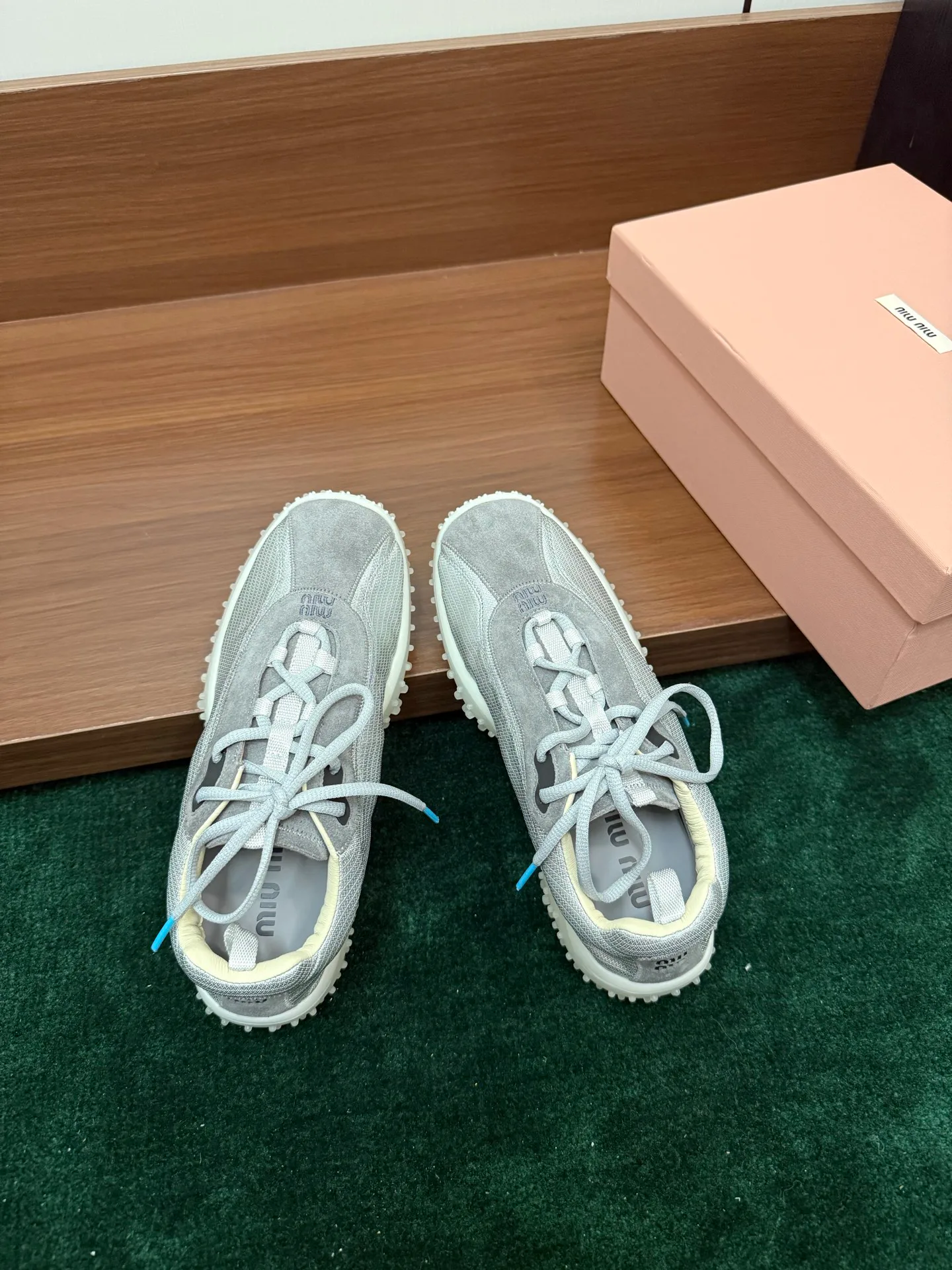 Women's Sneakers MIU MIU 18042056