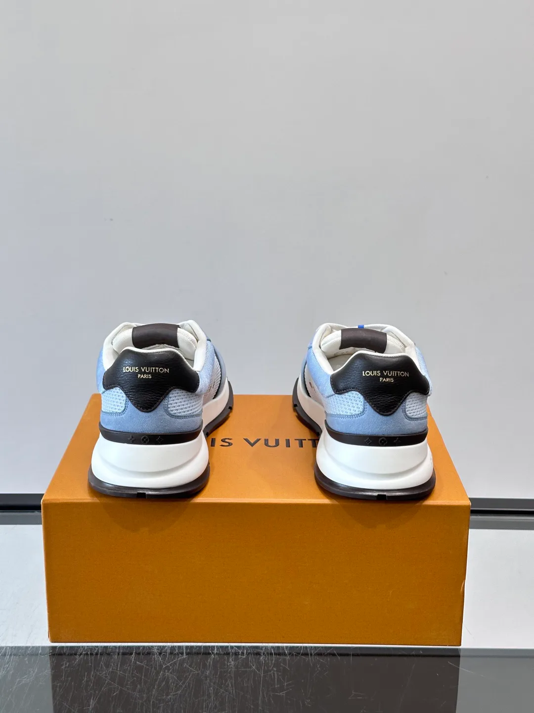 Men's Sneakers LOUIS VUITTON 17897384