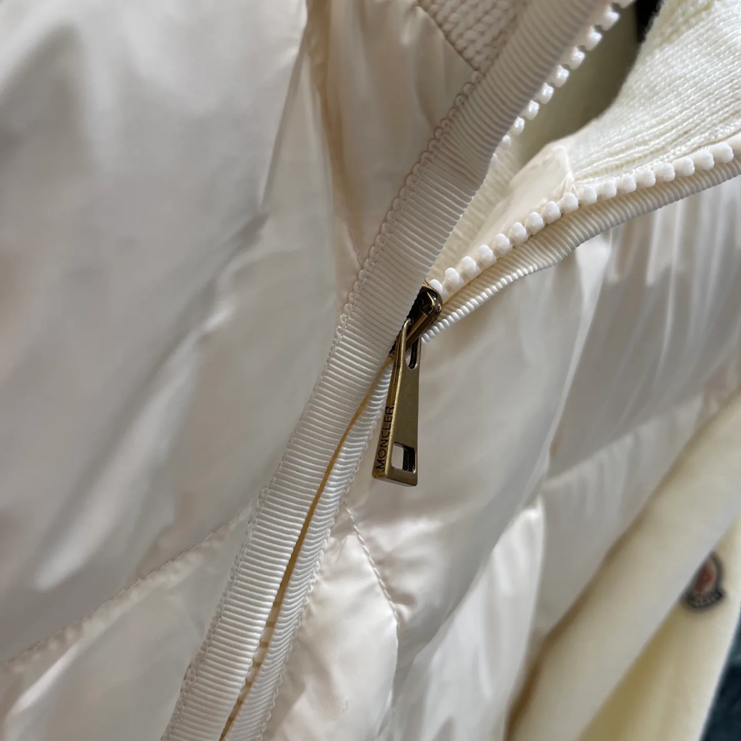 Women's Jackets And Down Jackets MONCLER 18030711