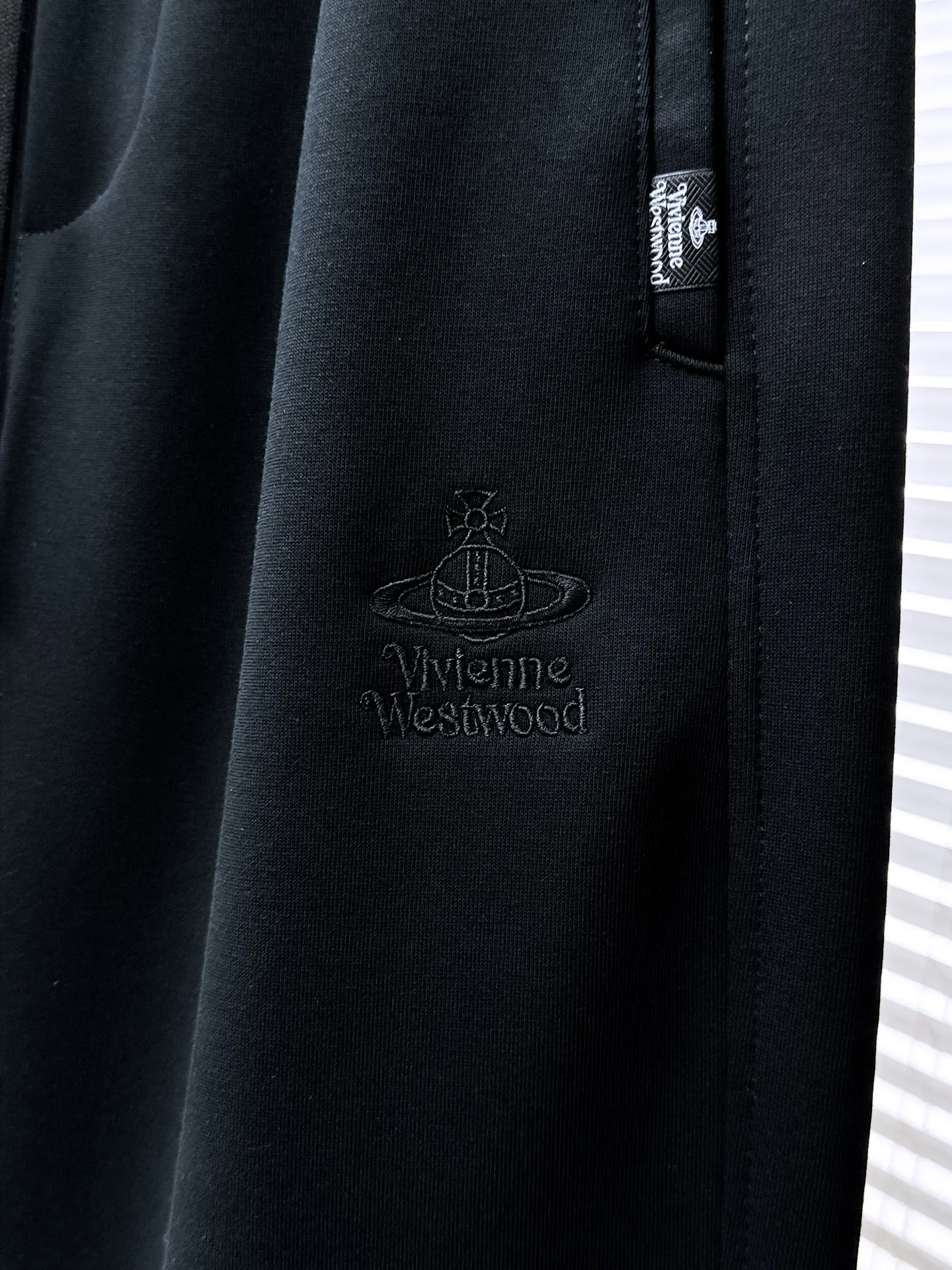 Men's Trousers VIVIENNE WESTWOOD 18197365