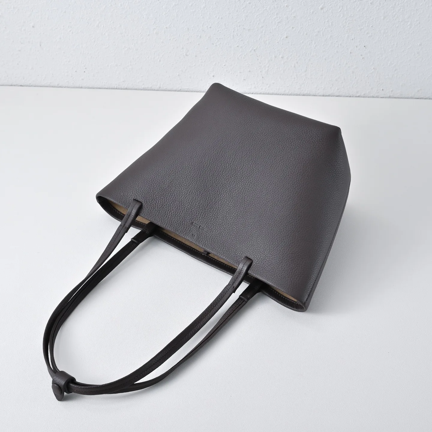 Women's Classic Handbags THE ROW 17449008