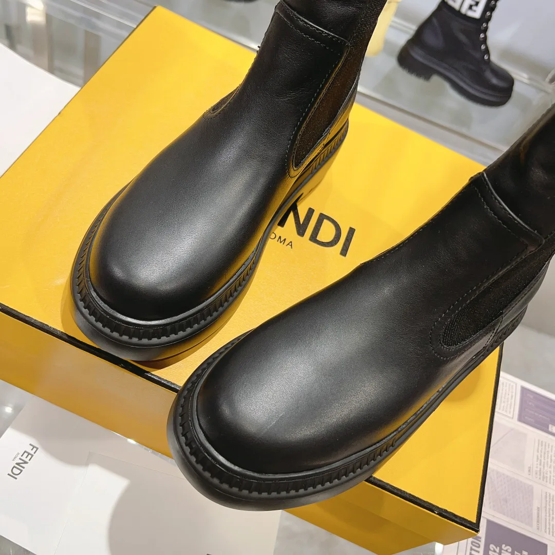 Women's Ankle Boots FENDI 18264013
