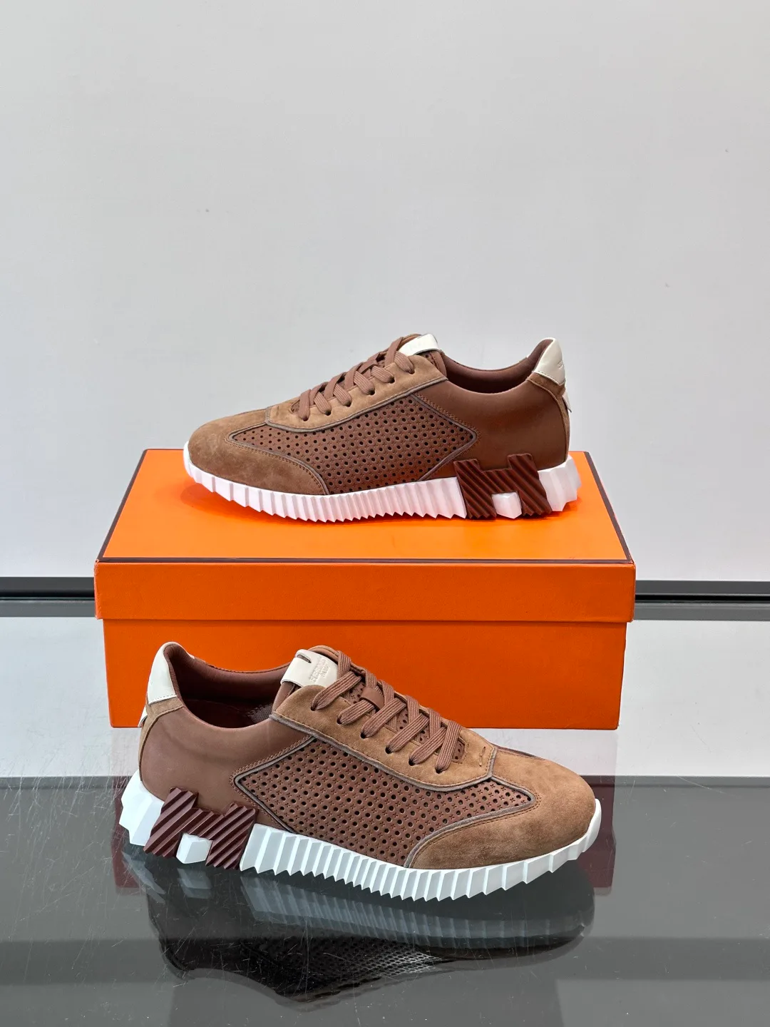 Women's Sneakers HERMES 18118571