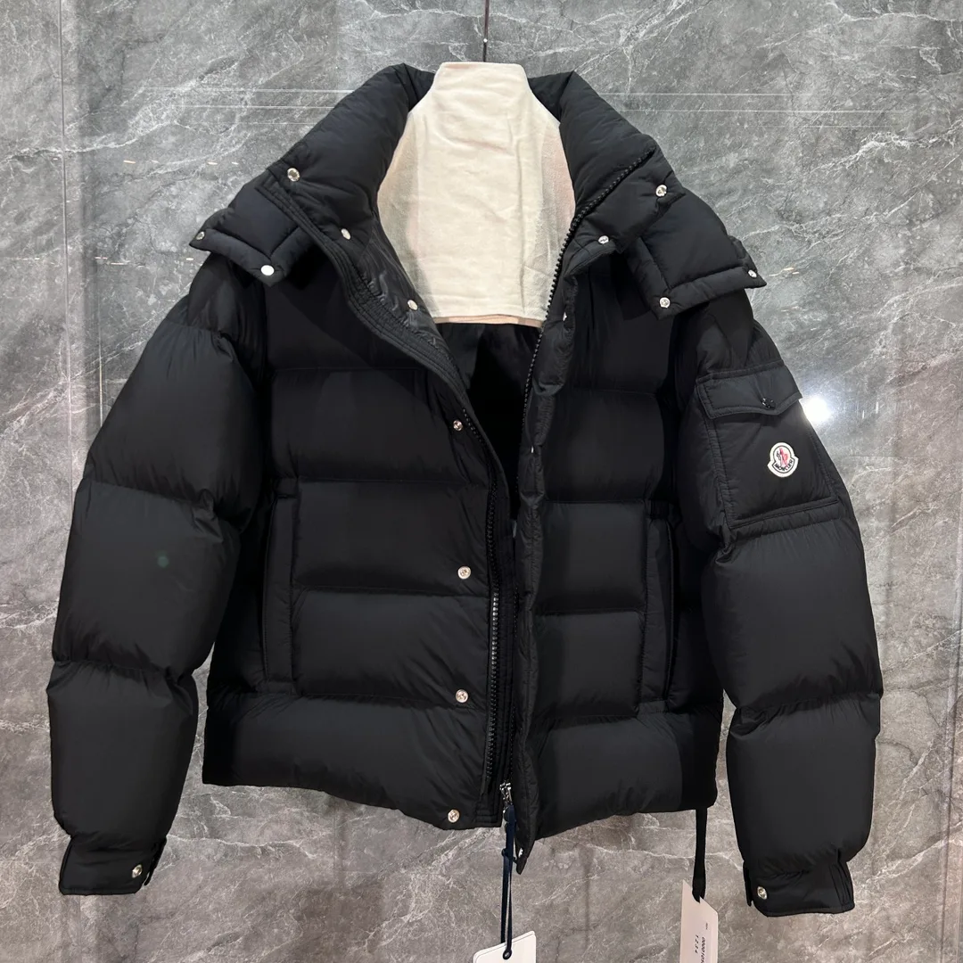 Women's Jackets And Down Jackets MONCLER 18134087