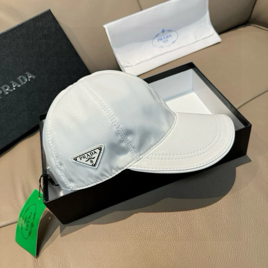 Hats PRADA 17604797