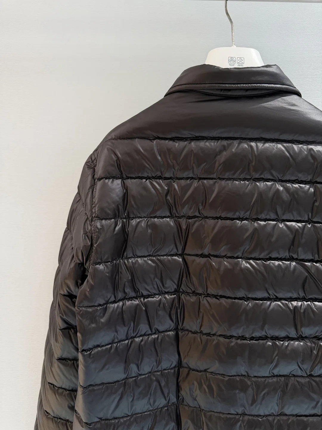 Women's Jackets And Down Jackets MONCLER 18439954
