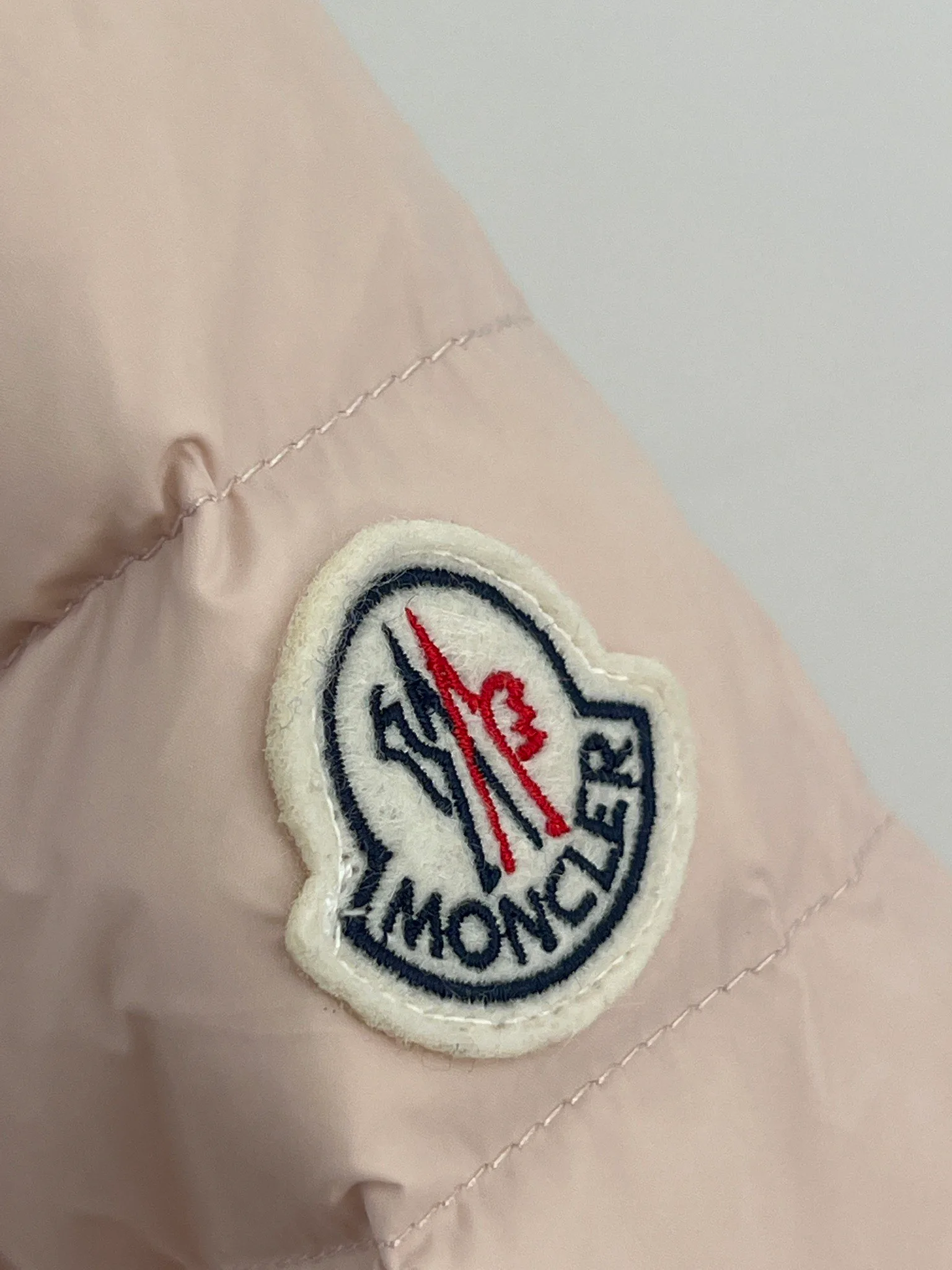 Women's Jackets And Down Jackets MONCLER 18416163