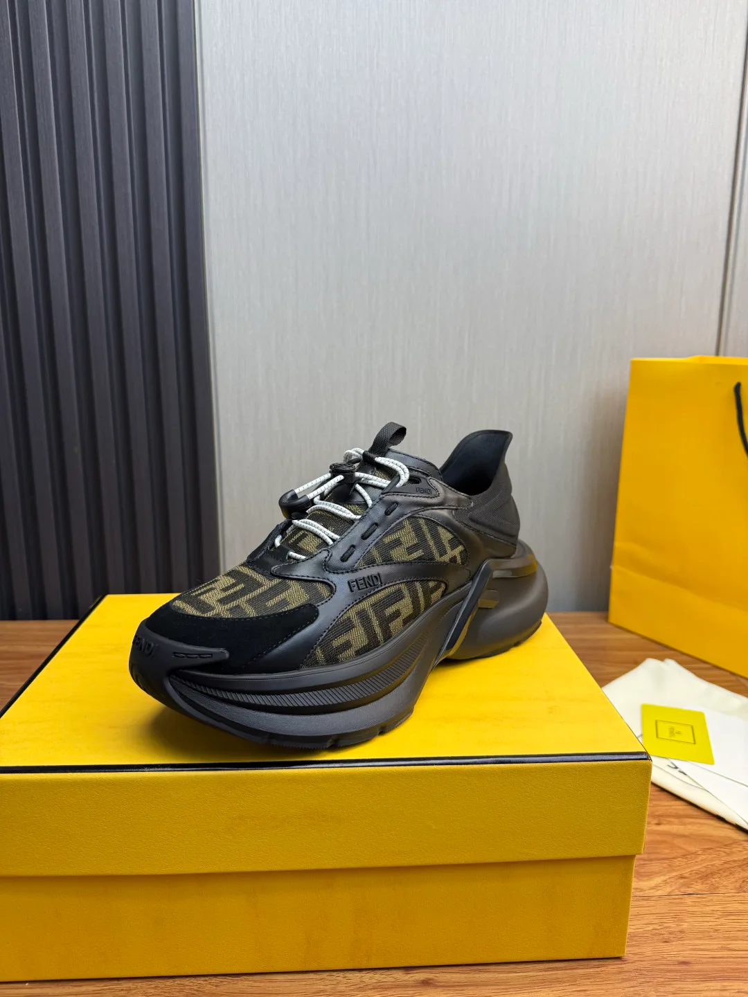 Men's Sneakers FENDI 17955201