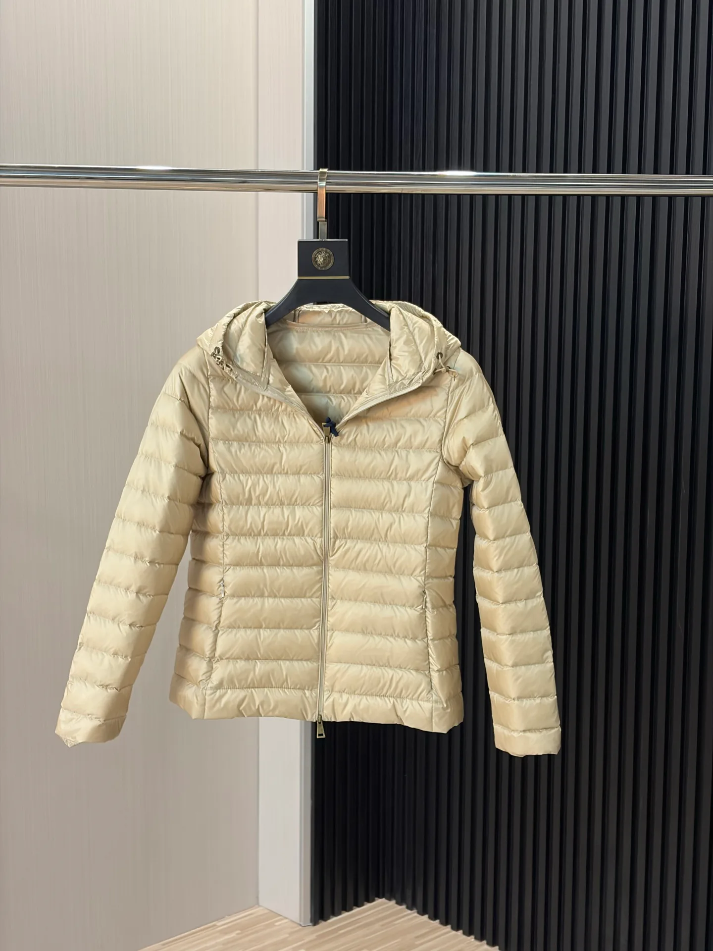 Men's Jackets And Down Jackets MONCLER 18231134