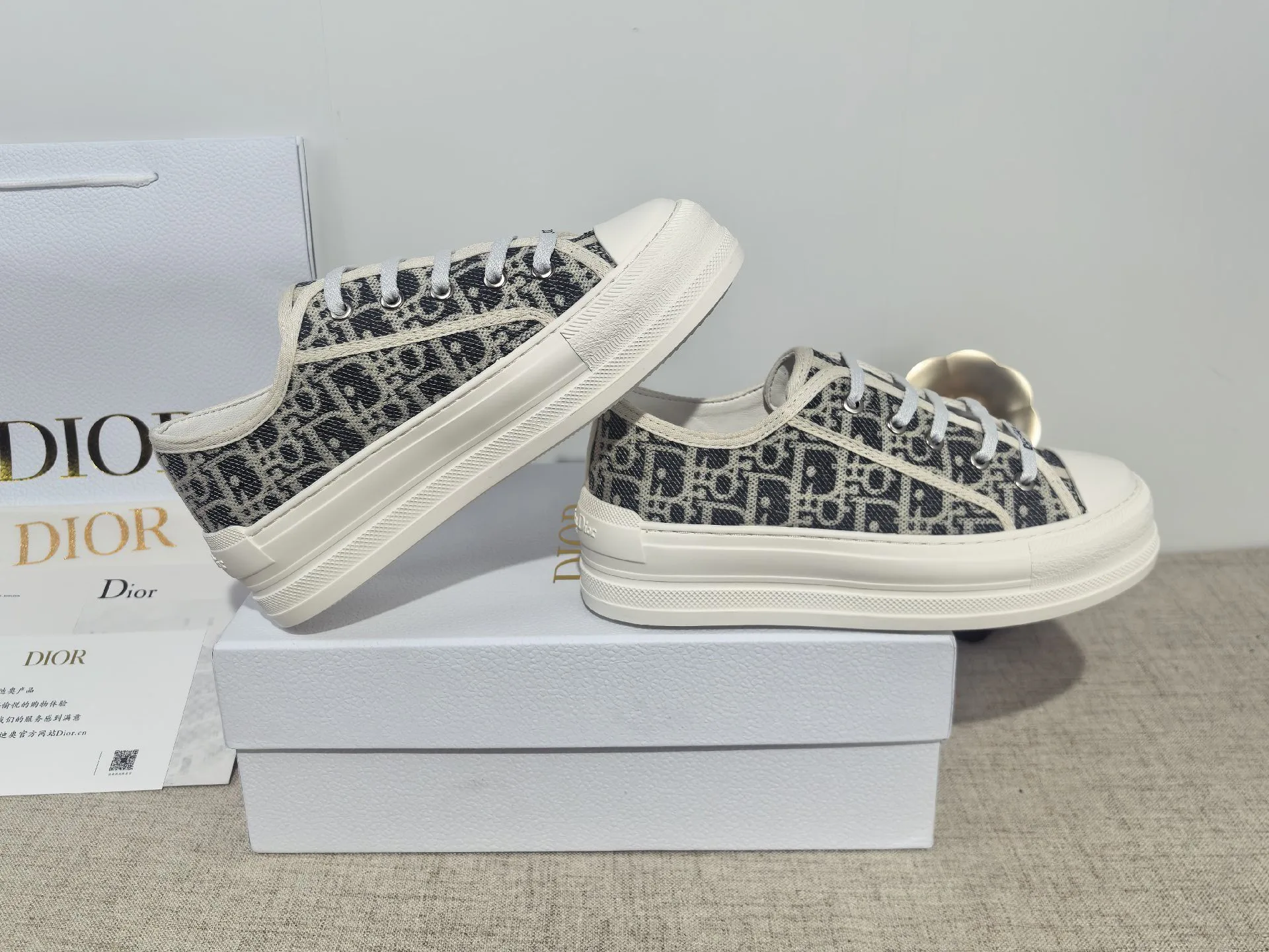 Women's Sneakers CHRISTIAN DIOR 17988672