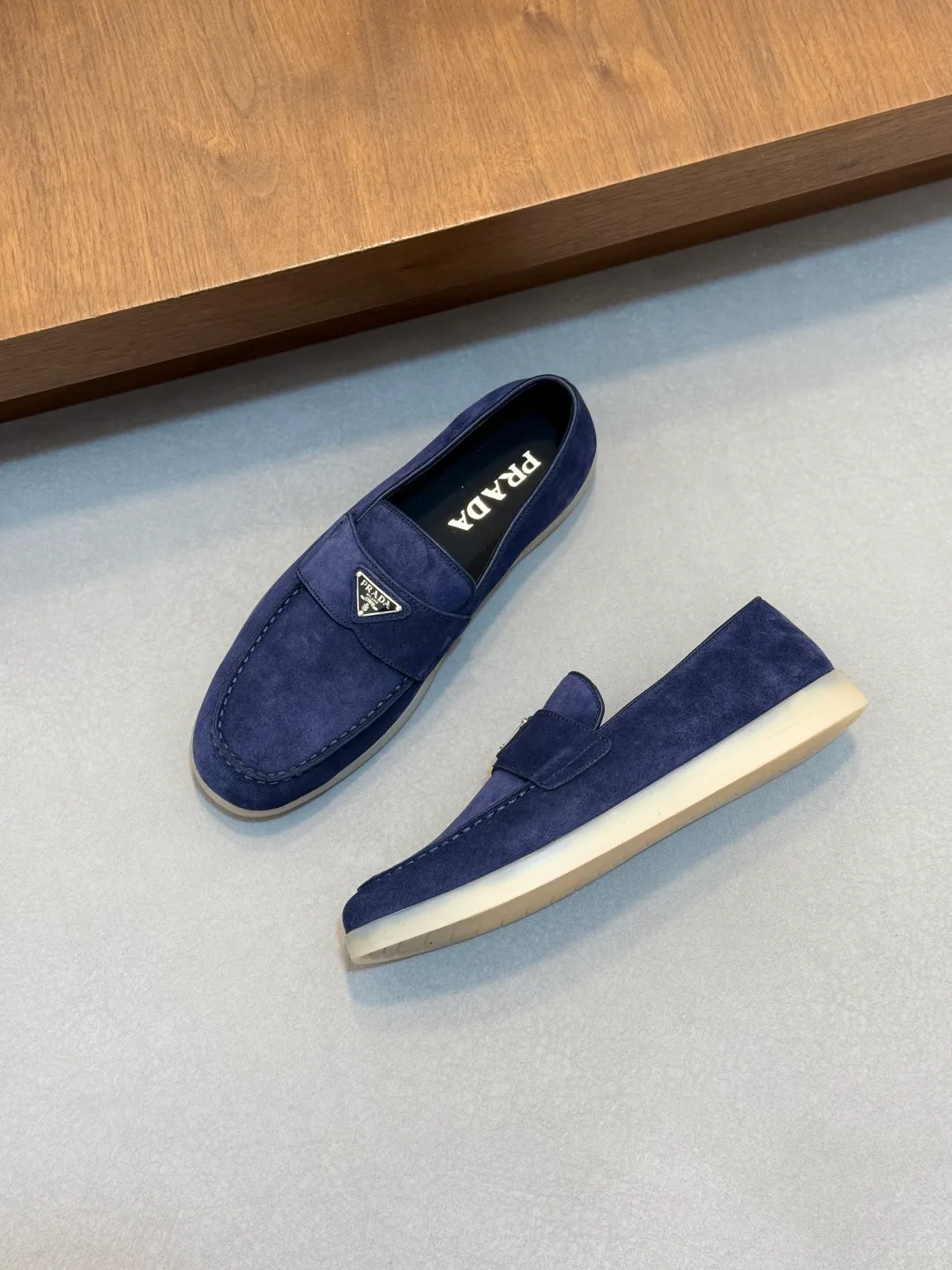 Men's Loafers And Dress Shoes PRADA 18100291