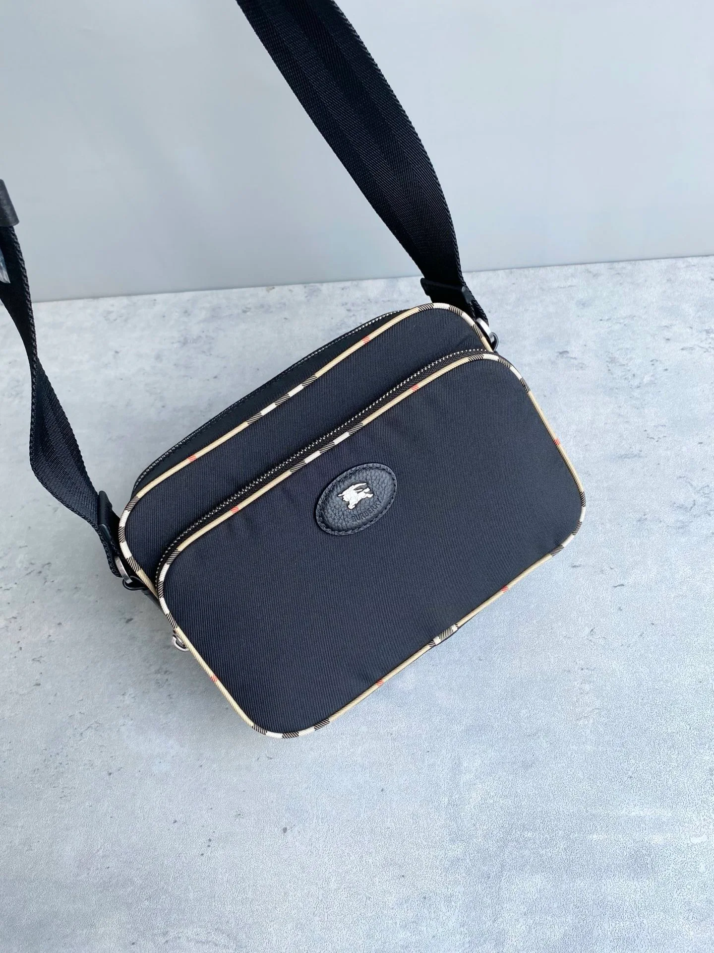 Women's Shoulder Bags BURBERRY 17837505