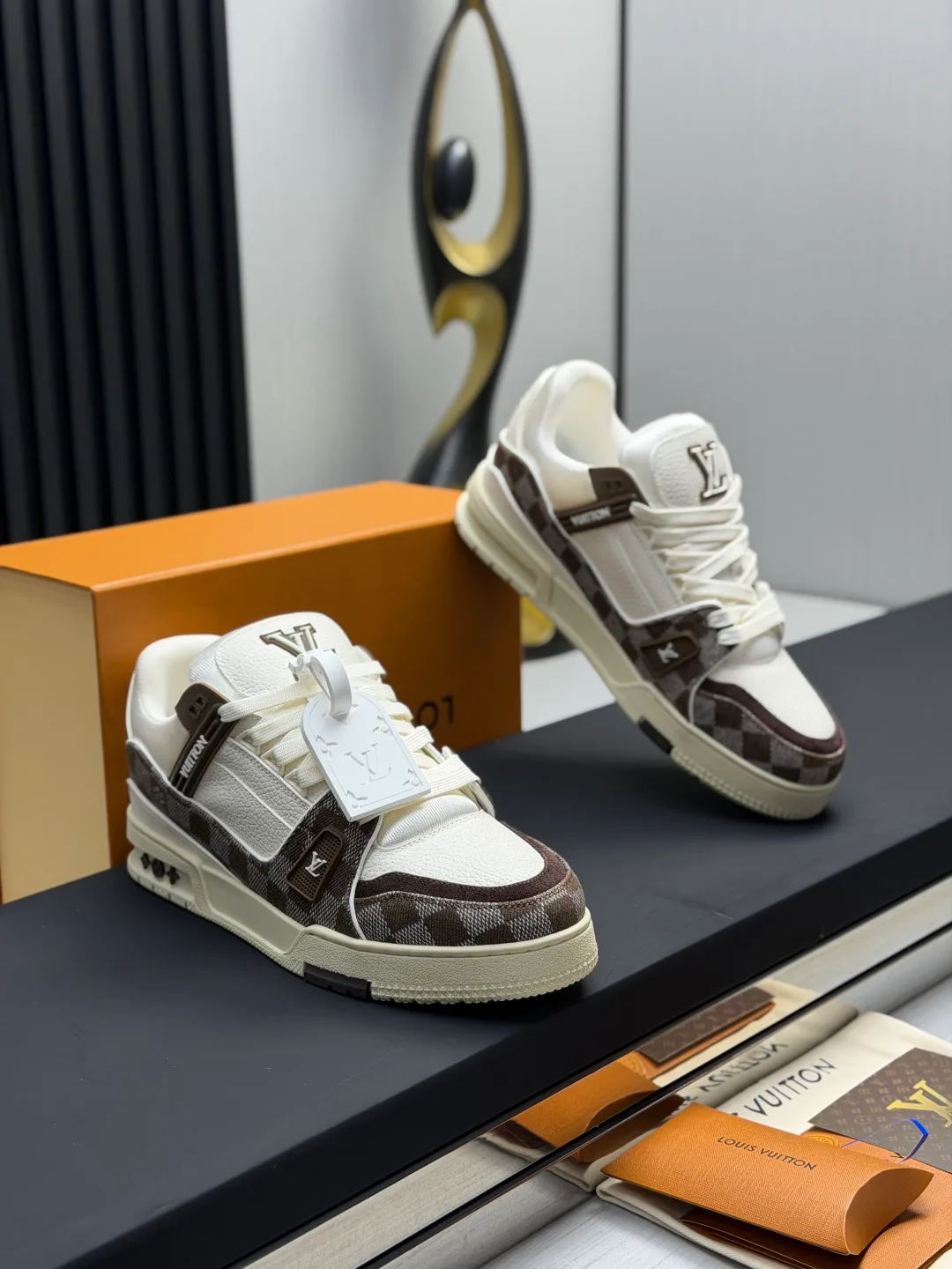 Women's Sneakers LOUIS VUITTON 17865121