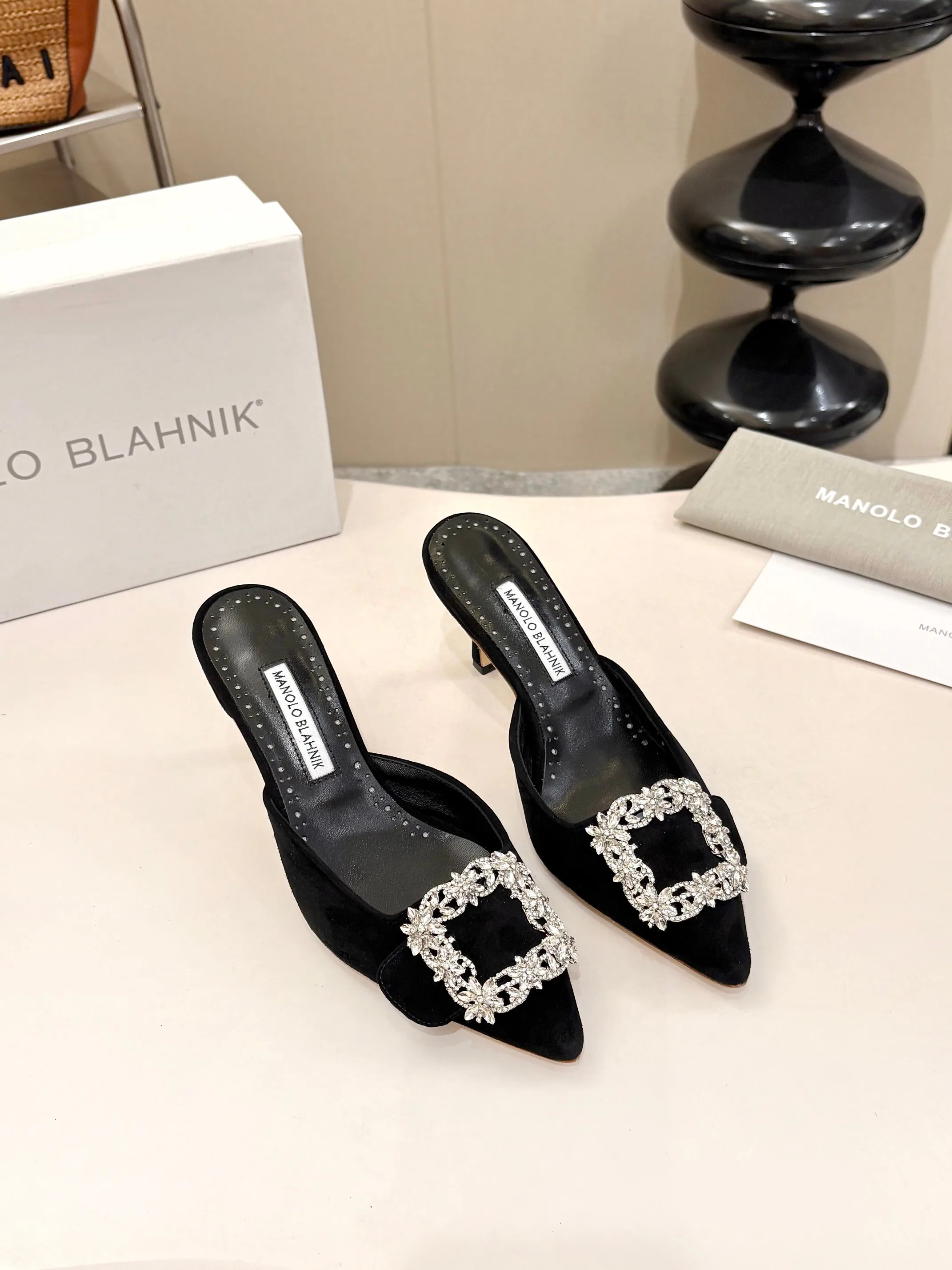 Women's Heels MANOLO BLAHNIK 17100599