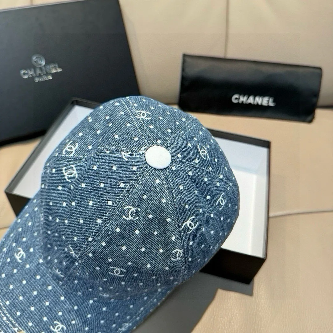 Hats CHANEL 18347067