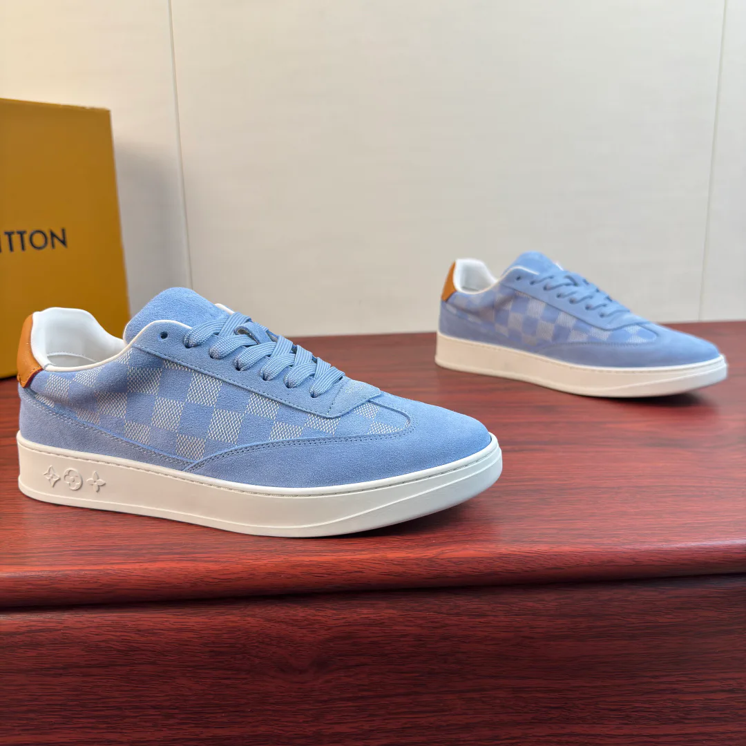 Men's Sneakers LOUIS VUITTON 18243543